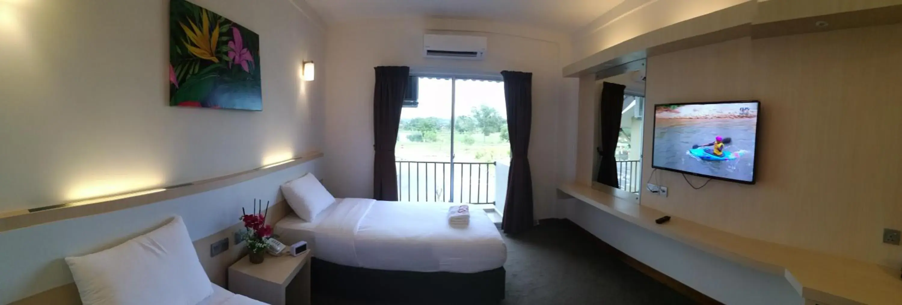 Twin Room with Lake View in SERDANG LAKE VIEW RESORT Twin Room with Lake View in SERDANG LAKE VIEW RESORT