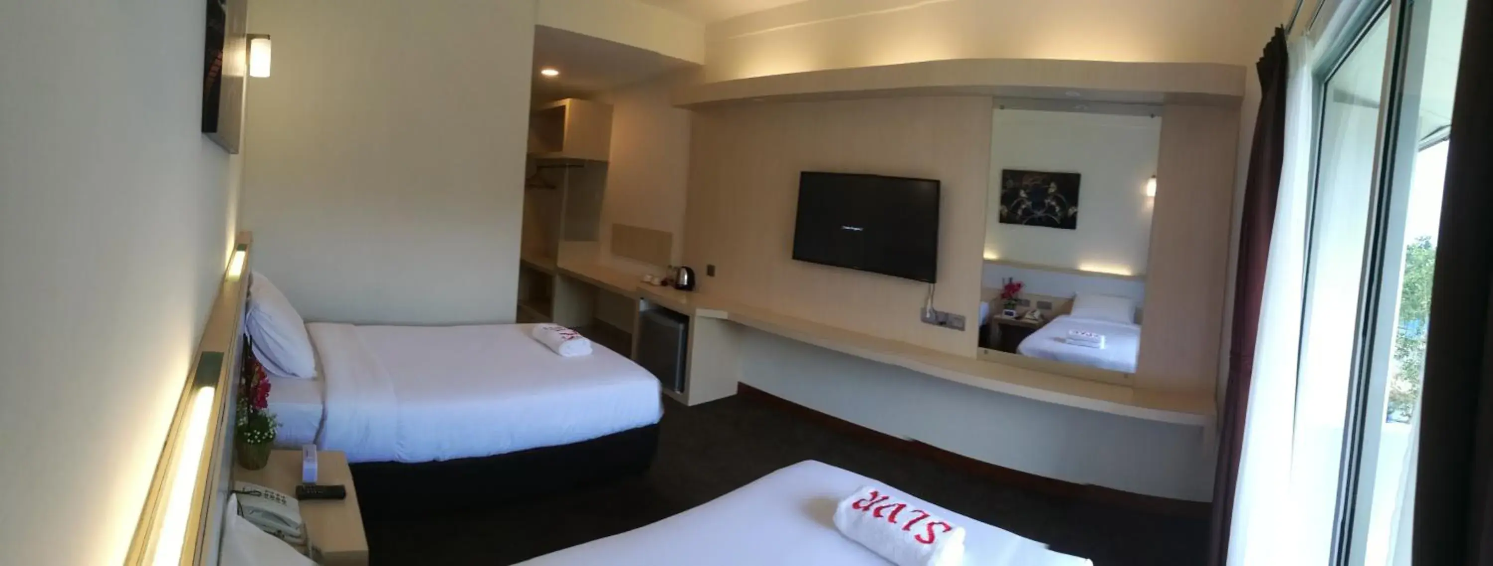 Twin Room with Mountain View in SERDANG LAKE VIEW RESORT Twin Room with Mountain View in SERDANG LAKE VIEW RESORT
