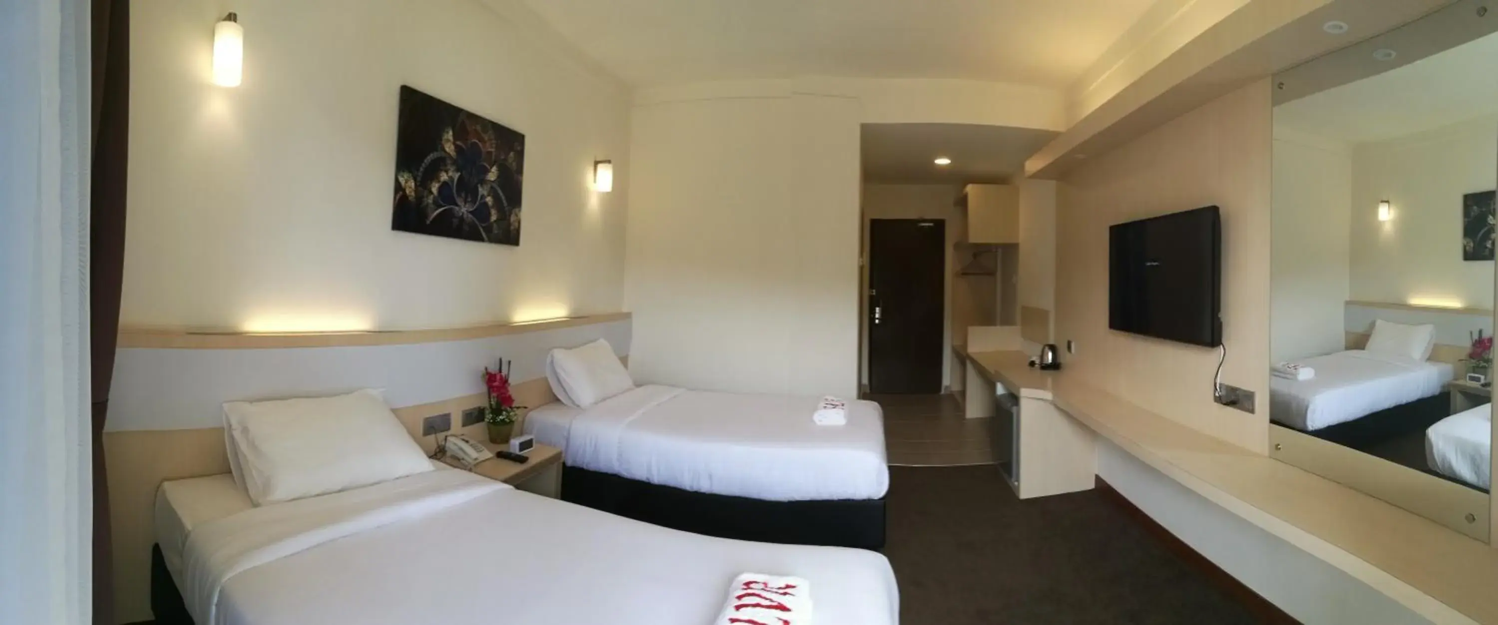 Twin Room with Mountain View in SERDANG LAKE VIEW RESORT Twin Room with Mountain View in SERDANG LAKE VIEW RESORT