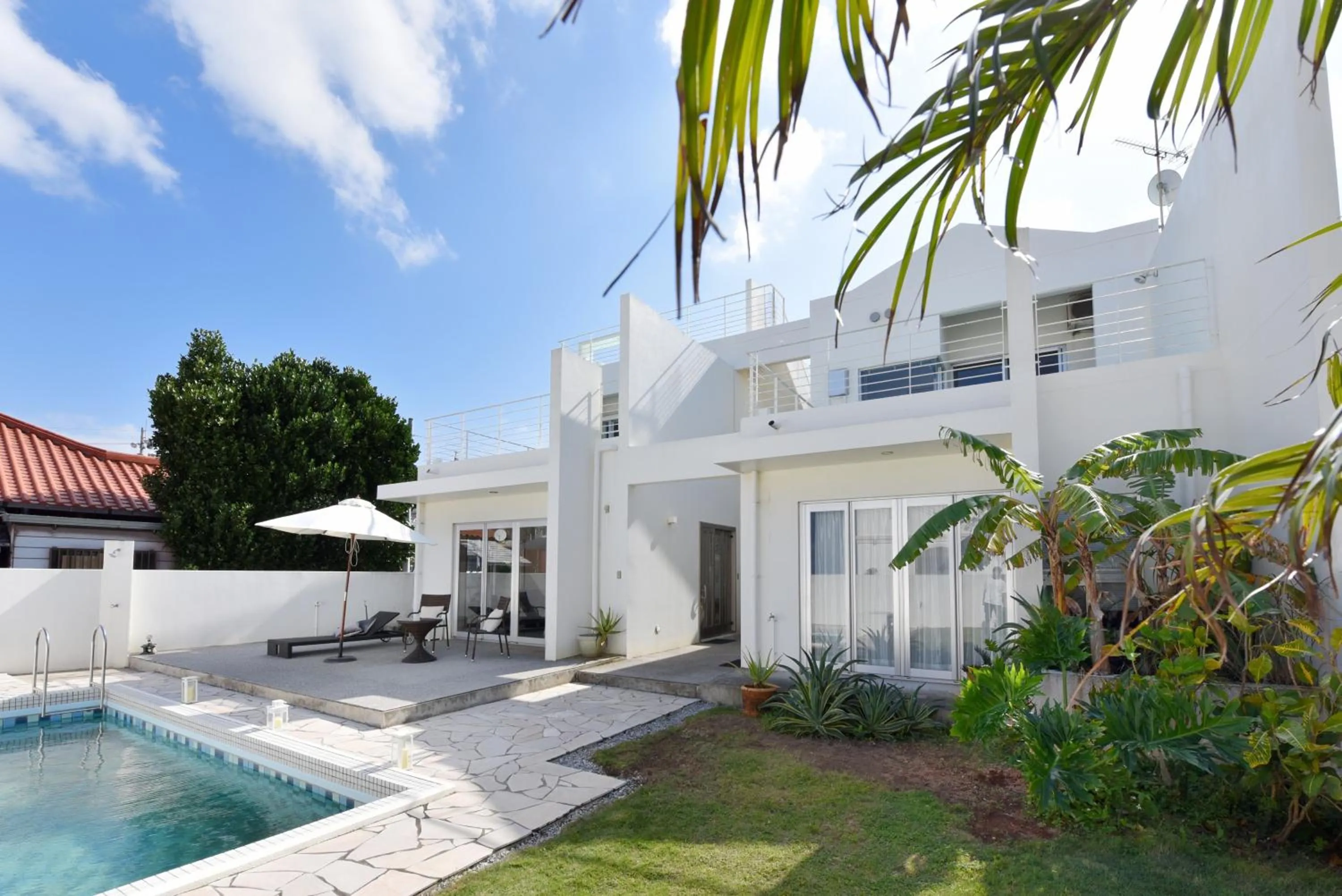 Property building in Route 6 Inn