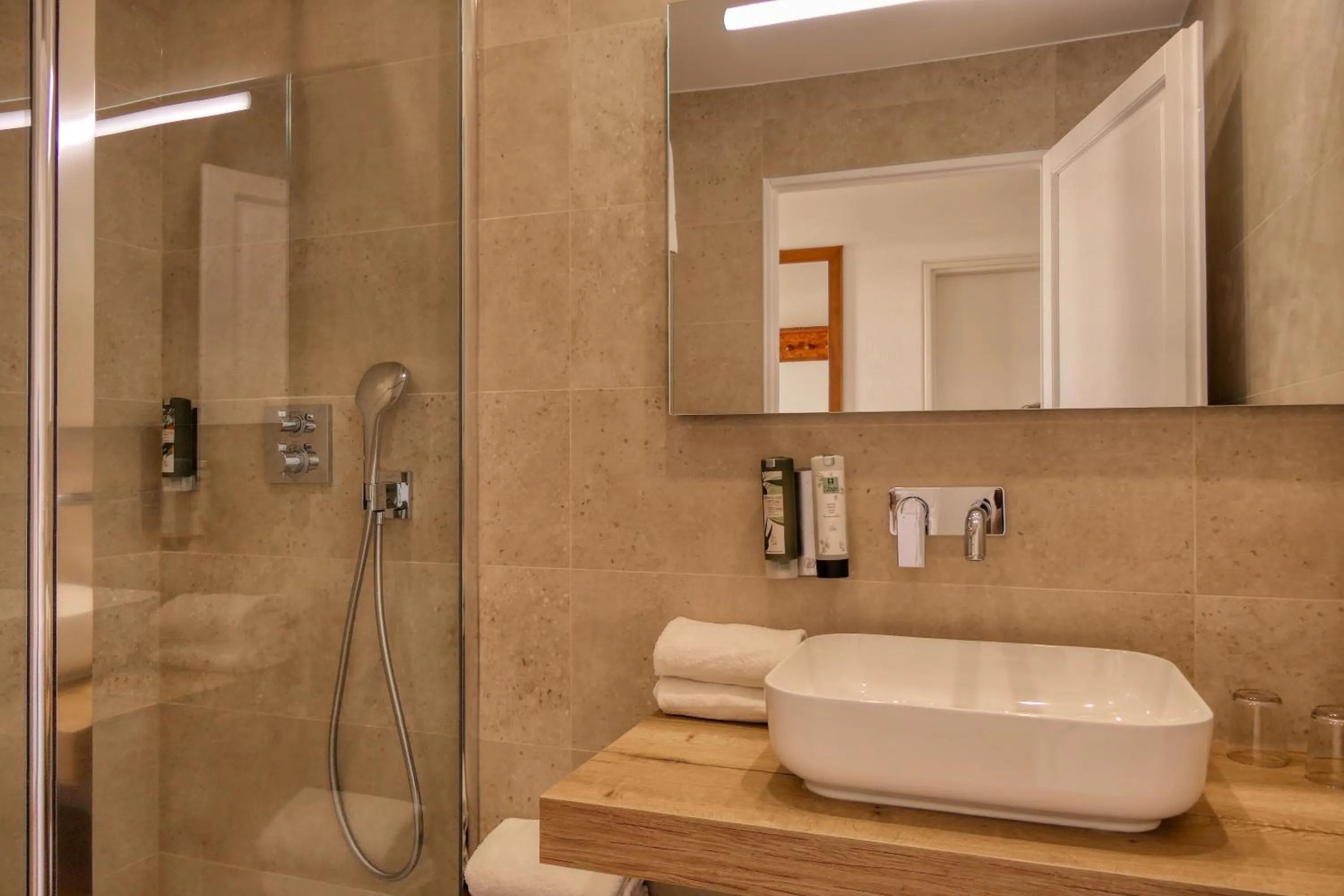 Bathroom in Logis Hôtel Le Rodin