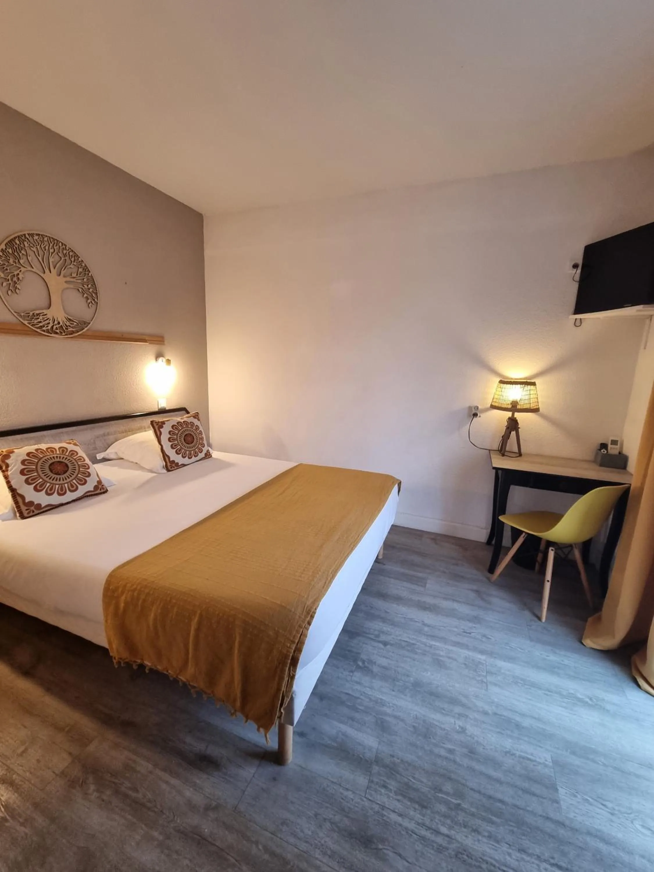 Double Room with Terrace in Amadour Hôtel