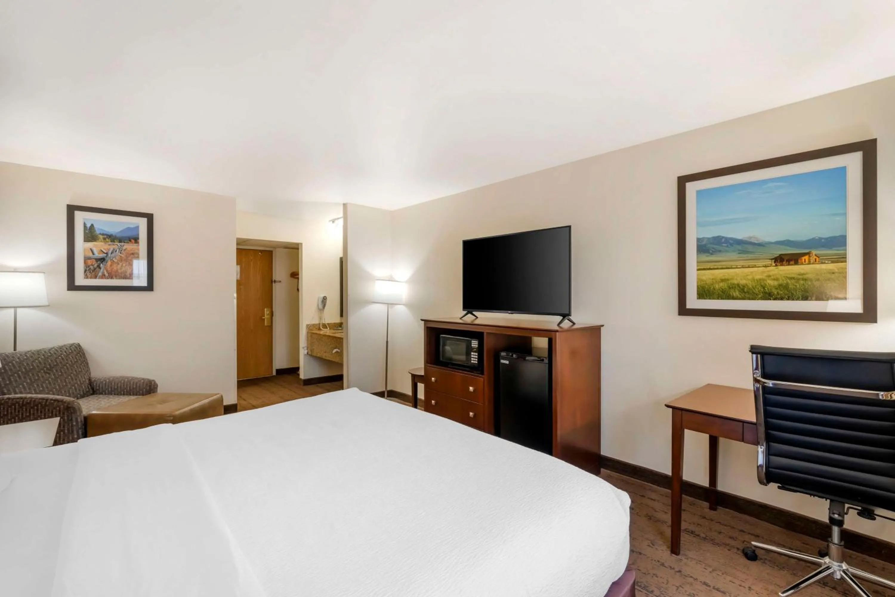 Bedroom, Bed in Best Western Yellowstone Crossing