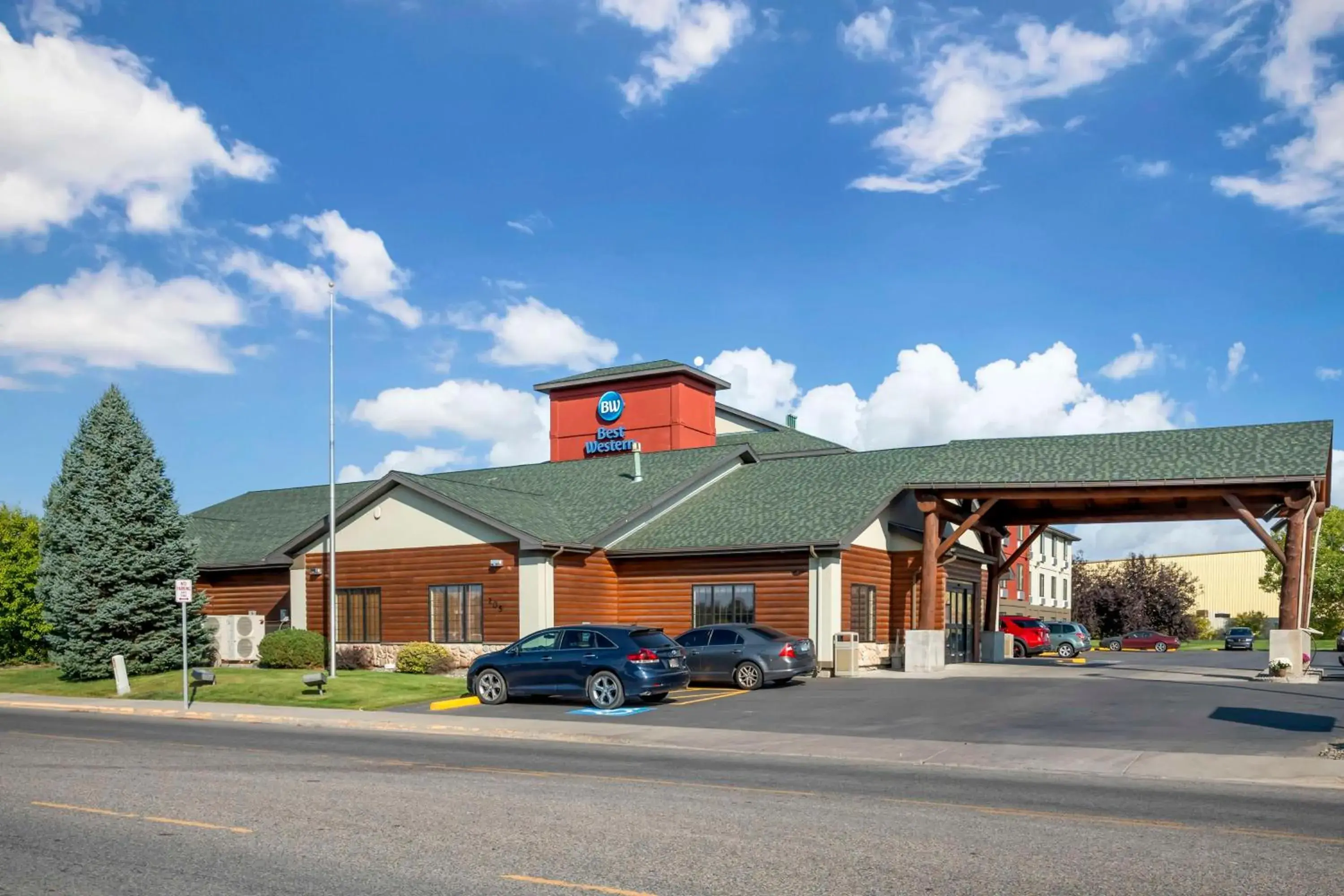 Property building in Best Western Yellowstone Crossing Property building in Best Western Yellowstone Crossing