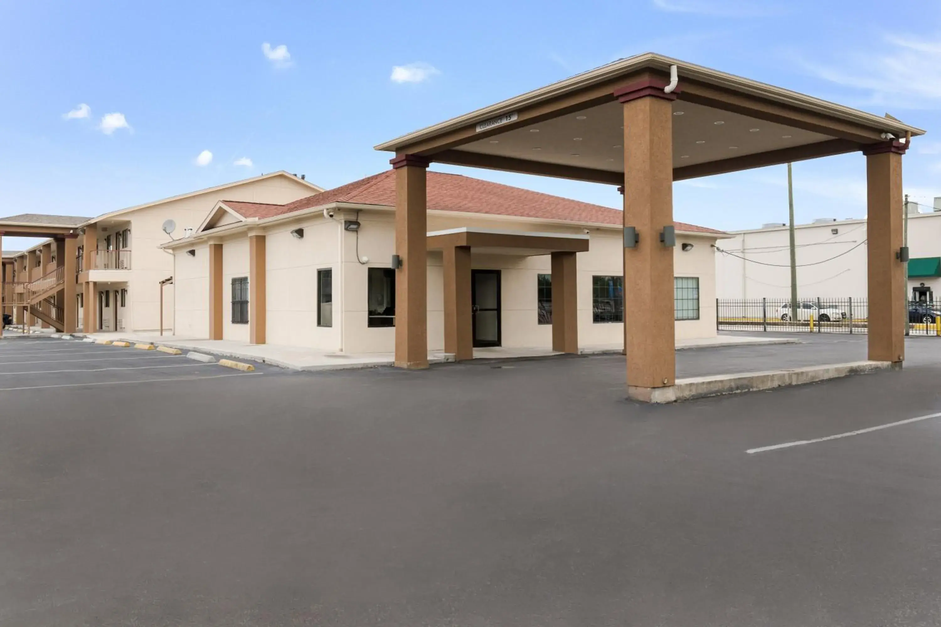 Property building in Red Roof Inn Houston – Spring North Property building in Red Roof Inn Houston – Spring North