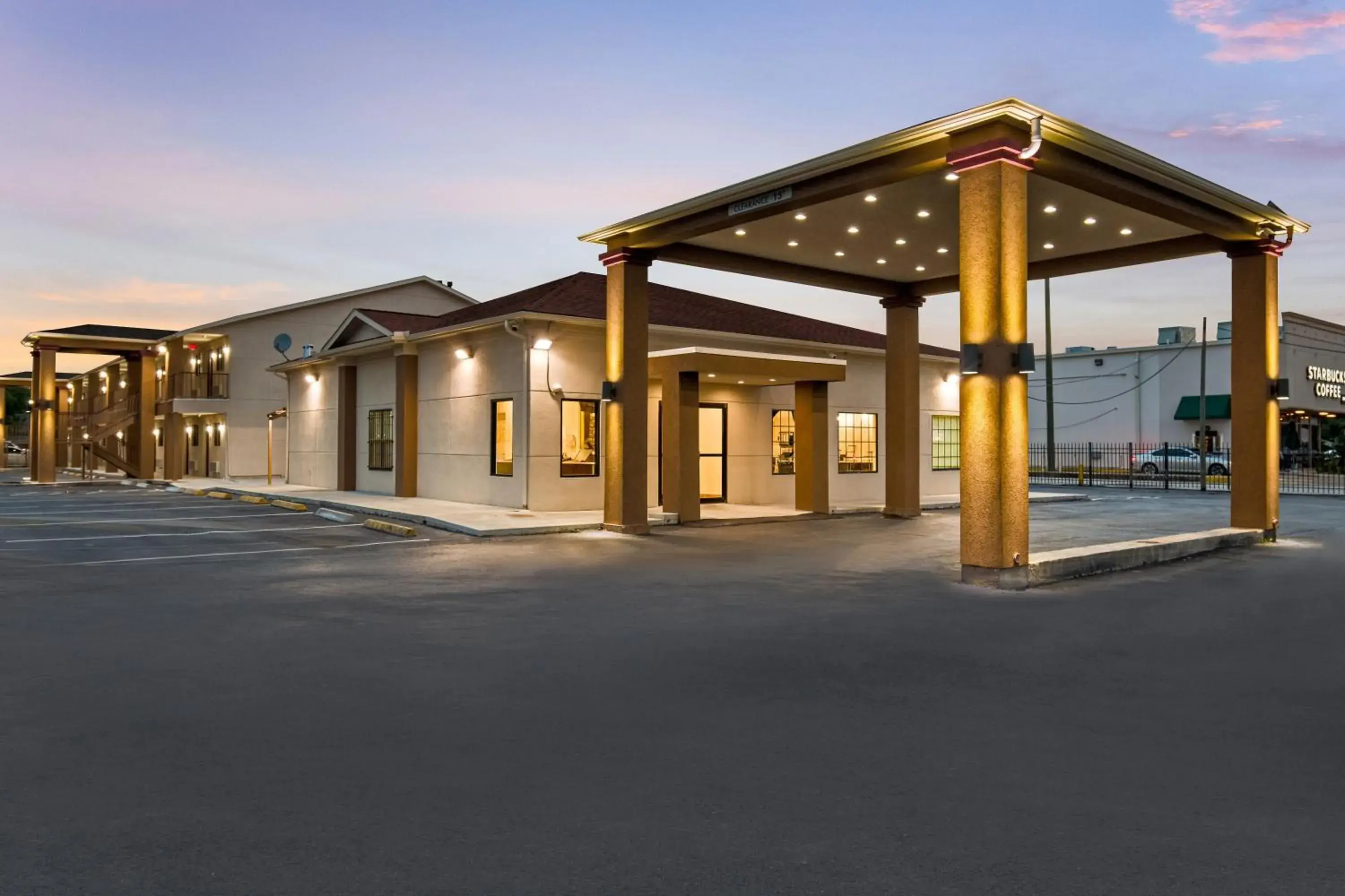 Property building in Red Roof Inn Houston – Spring North Property building in Red Roof Inn Houston – Spring North