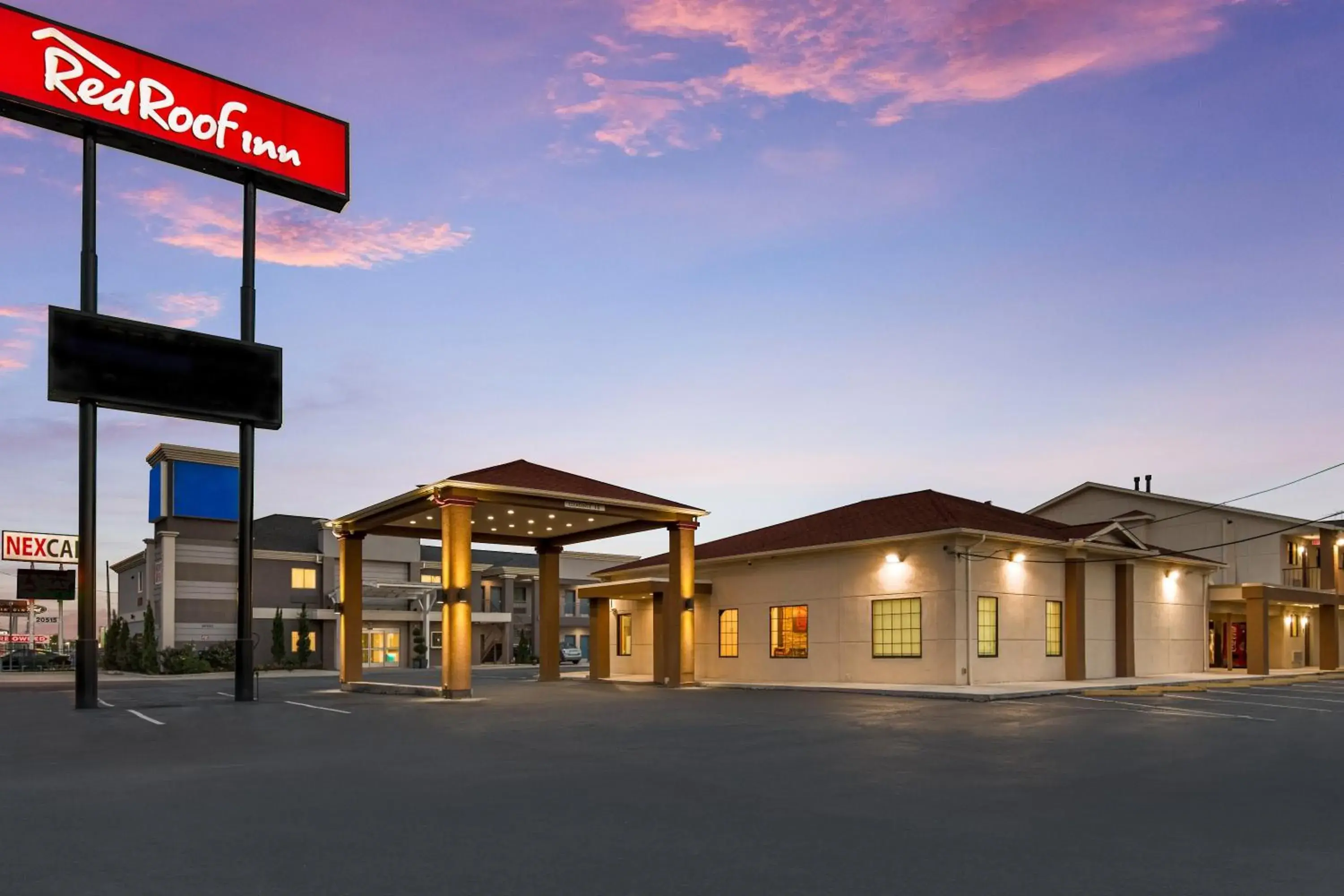 Property building in Red Roof Inn Houston – Spring North Property building in Red Roof Inn Houston – Spring North