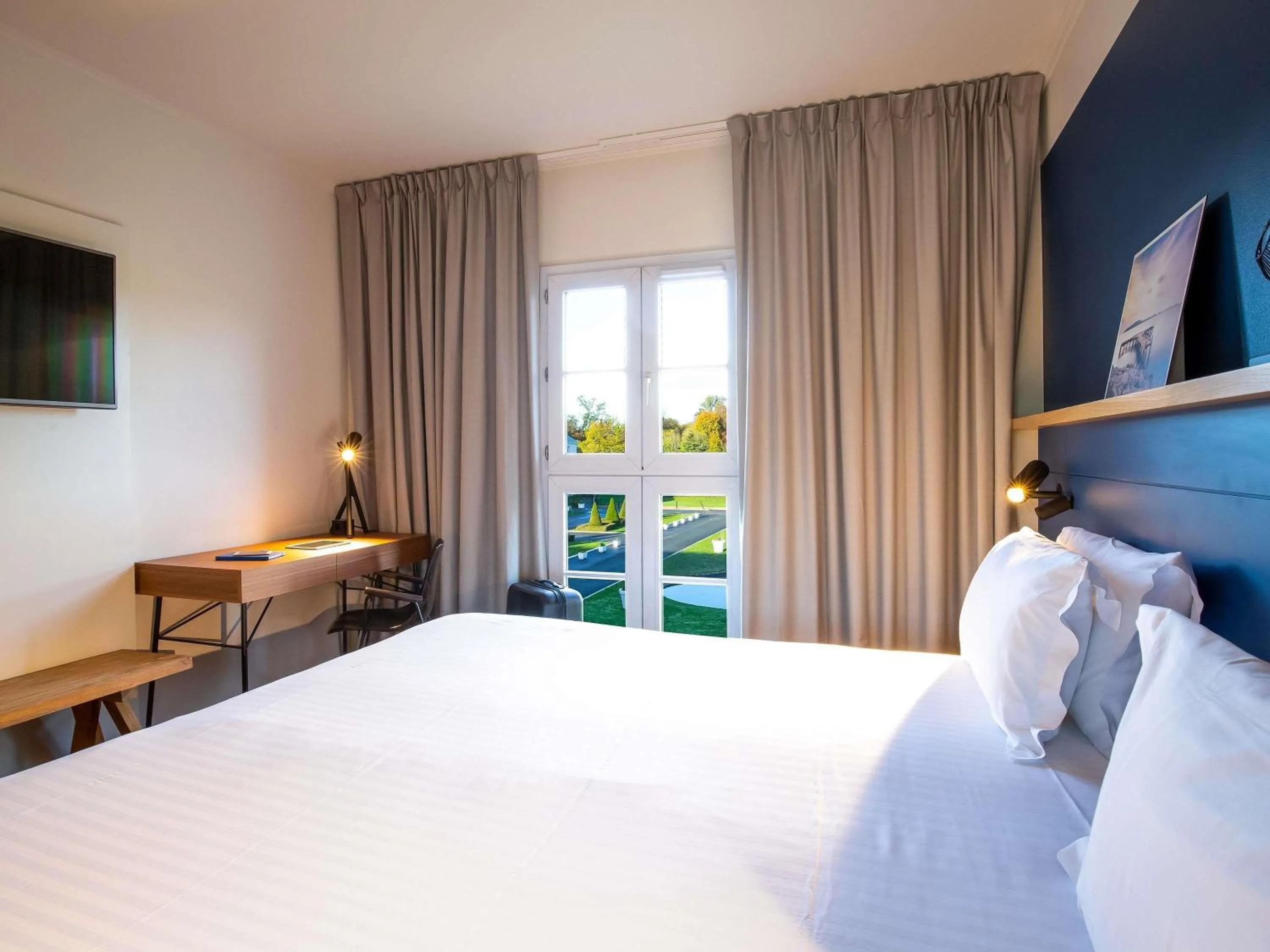 Bedroom, Bed in Mercure Chantilly Resort & Conventions
