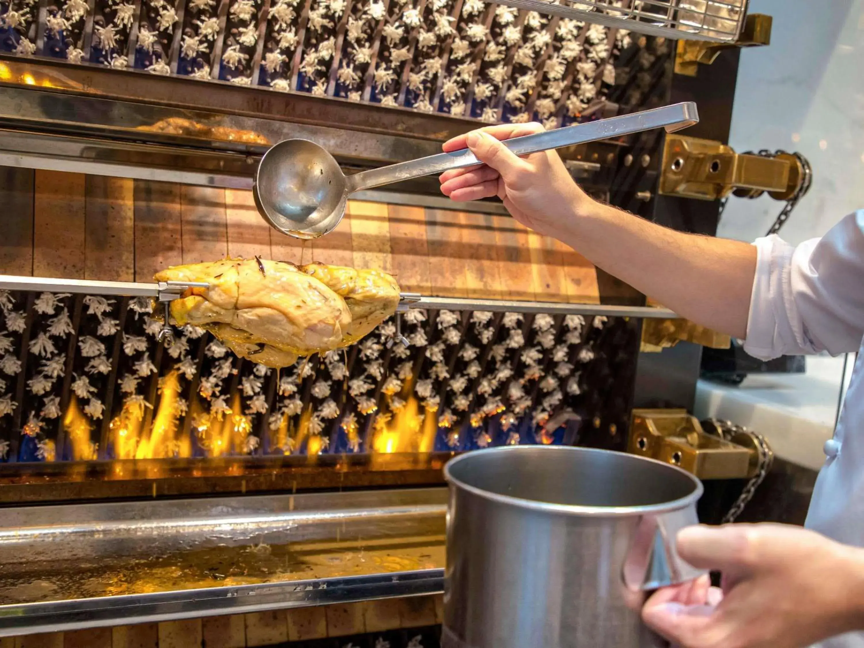 Restaurant/places to eat in Mercure Chantilly Resort & Conventions Restaurant/places to eat in Mercure Chantilly Resort & Conventions