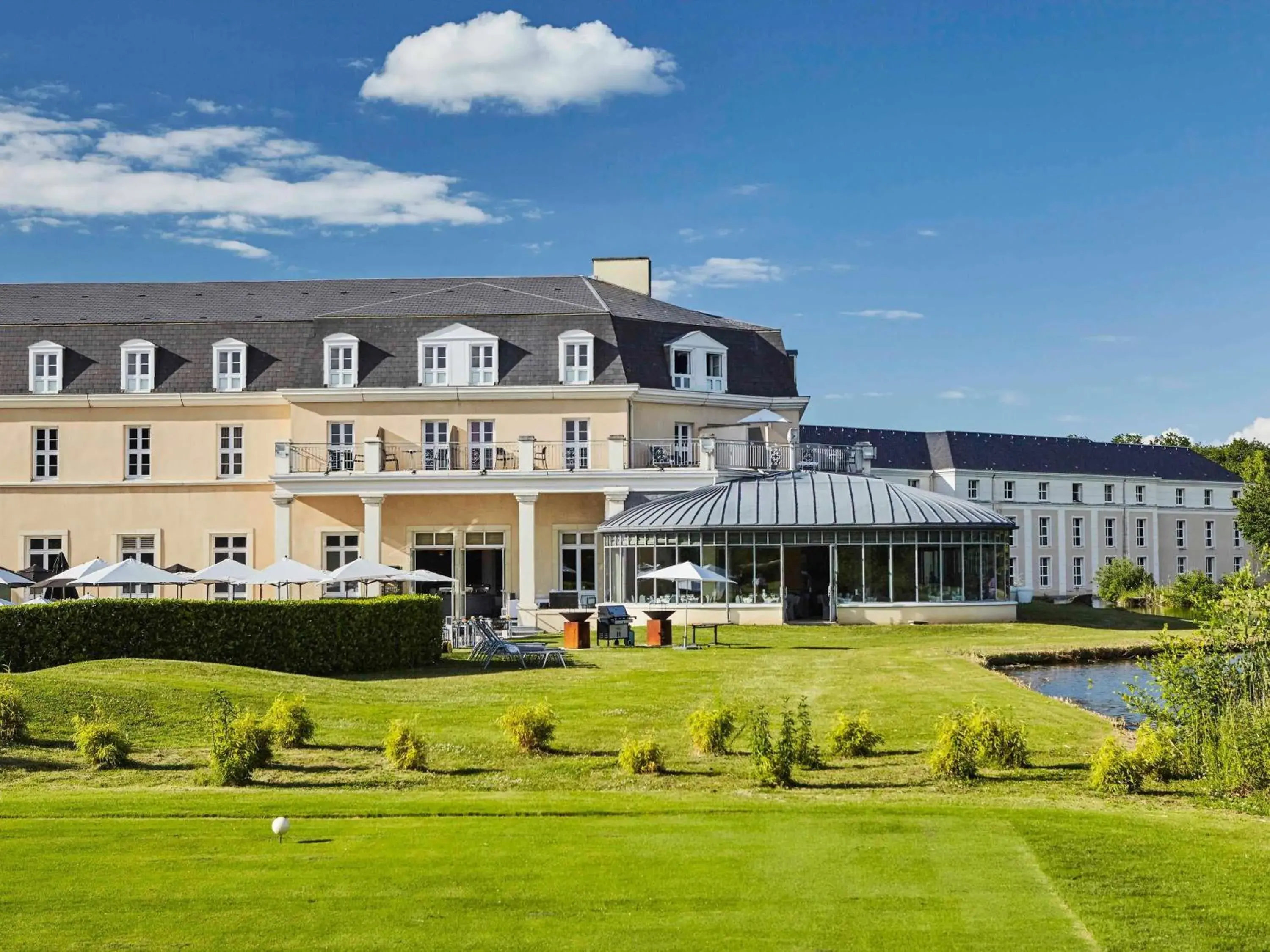 Property building in Mercure Chantilly Resort & Conventions Property building in Mercure Chantilly Resort & Conventions