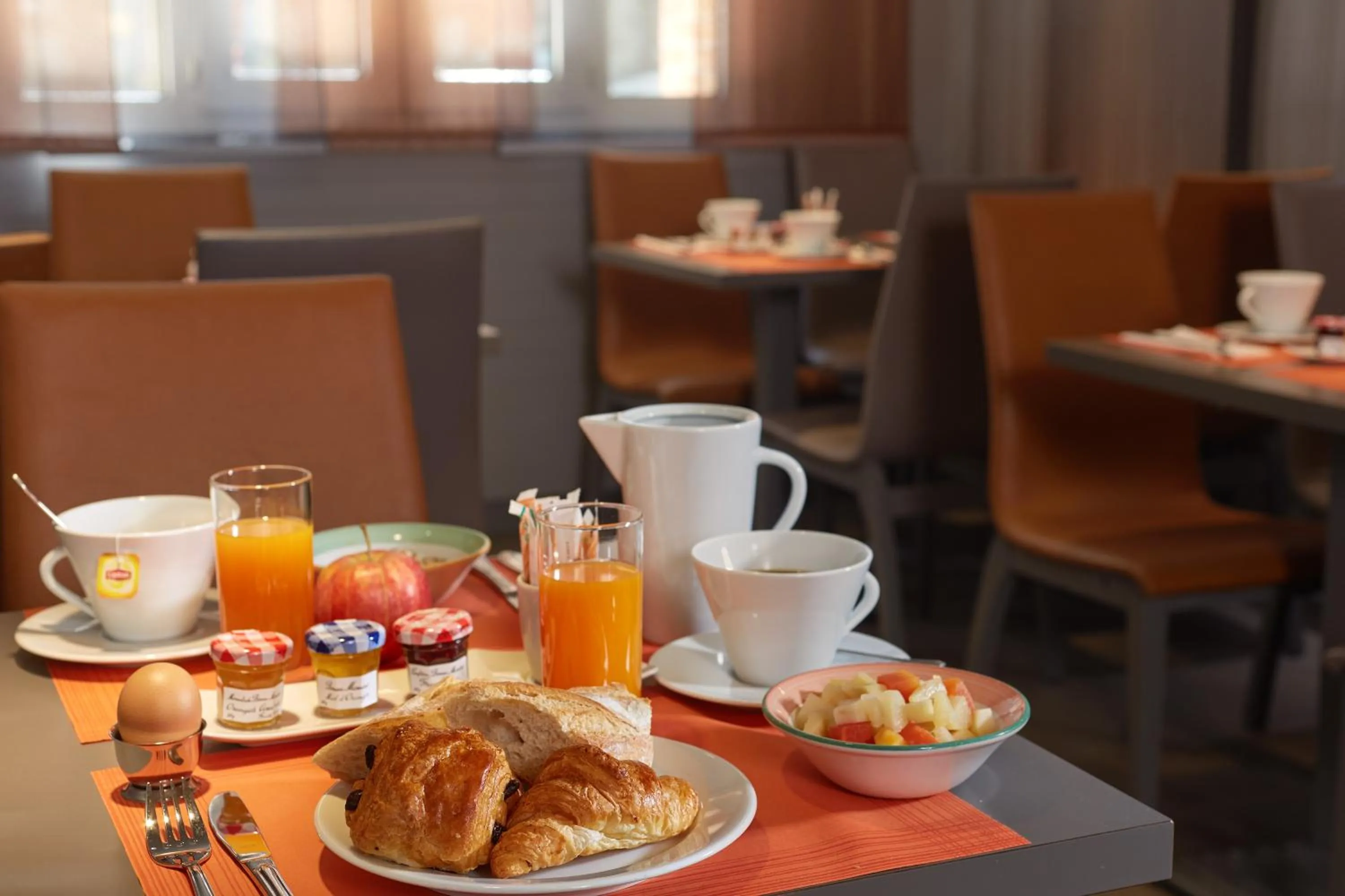 Continental breakfast in Beaugrenelle St-Charles Tour Eiffel