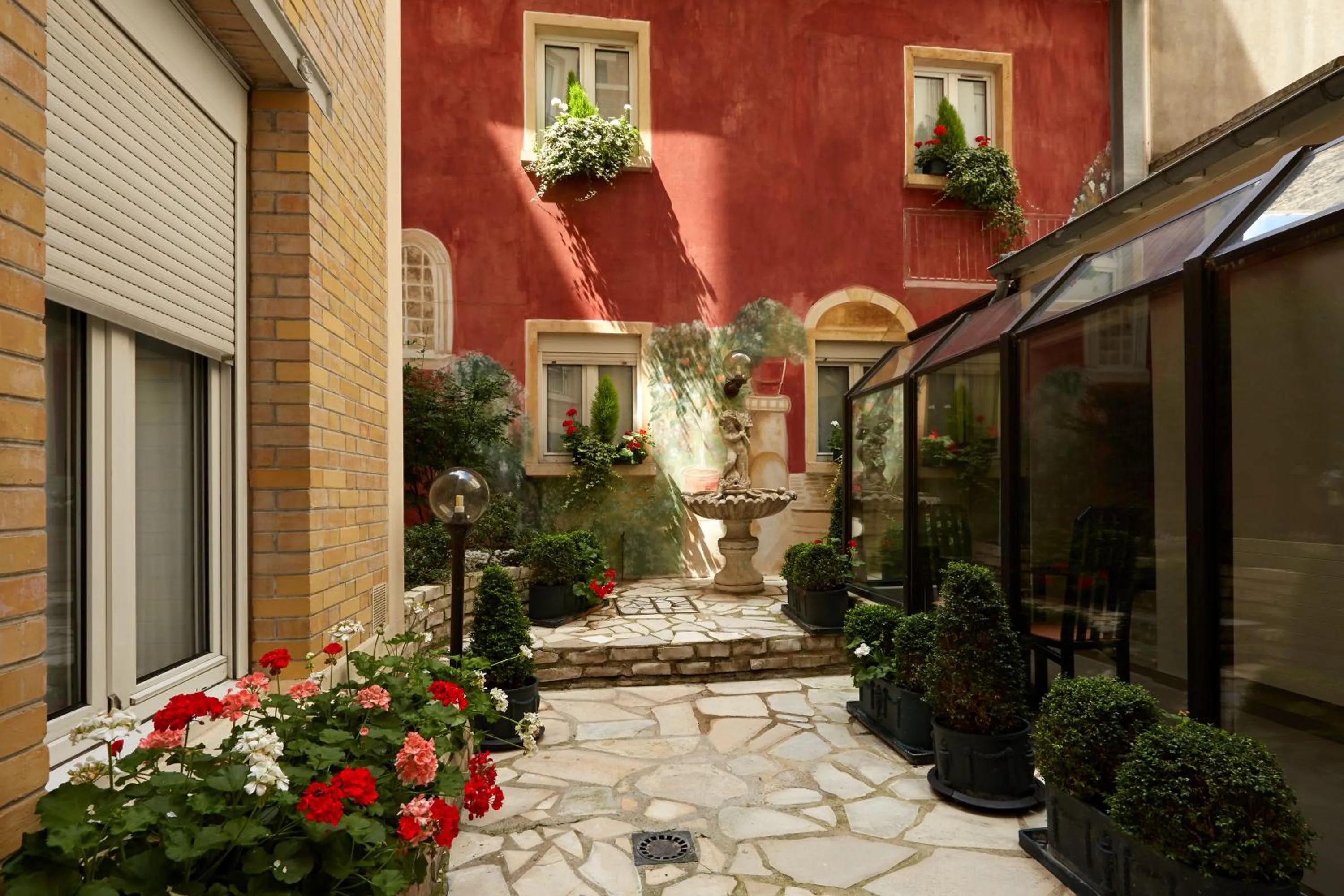 Patio in Beaugrenelle St-Charles Tour Eiffel