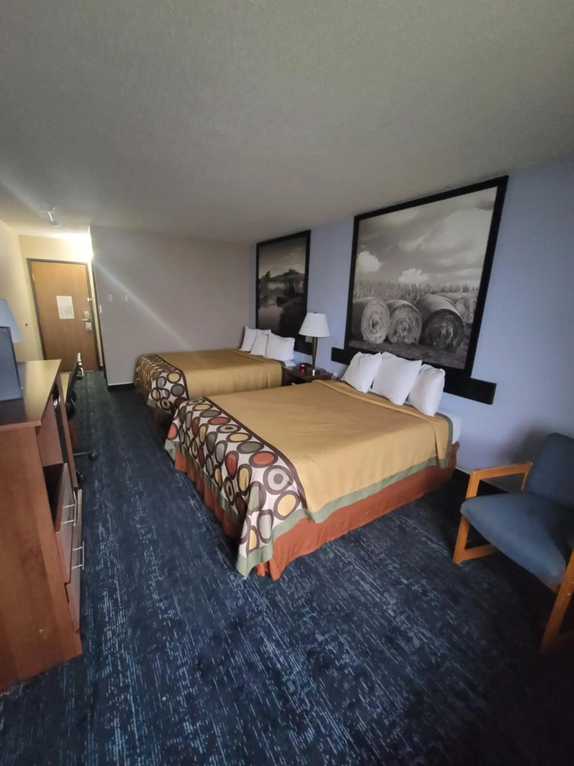 Bed in Super 8 by Wyndham Valentine NE Bed in Super 8 by Wyndham Valentine NE