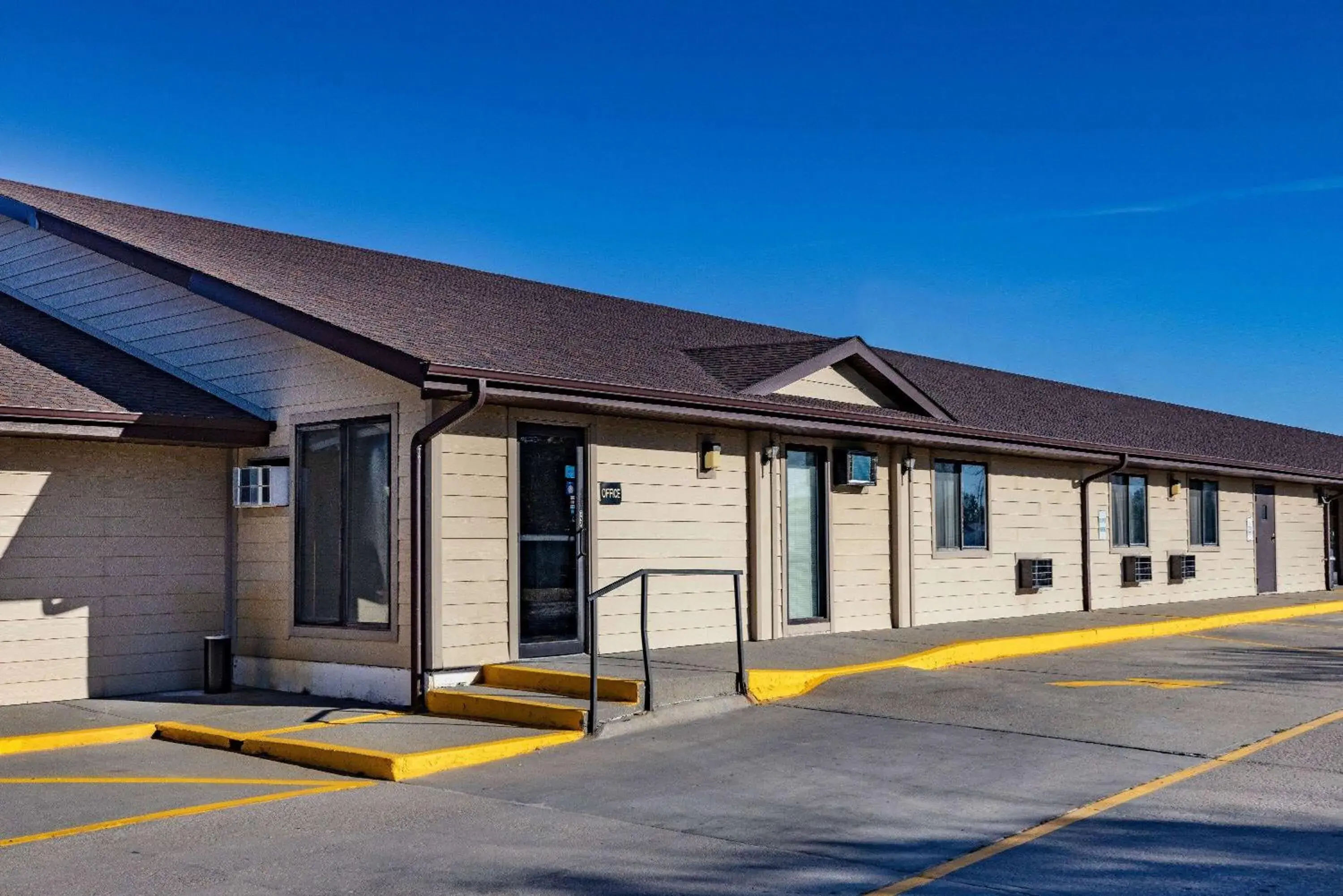 Property building in Super 8 by Wyndham Valentine NE Property building in Super 8 by Wyndham Valentine NE