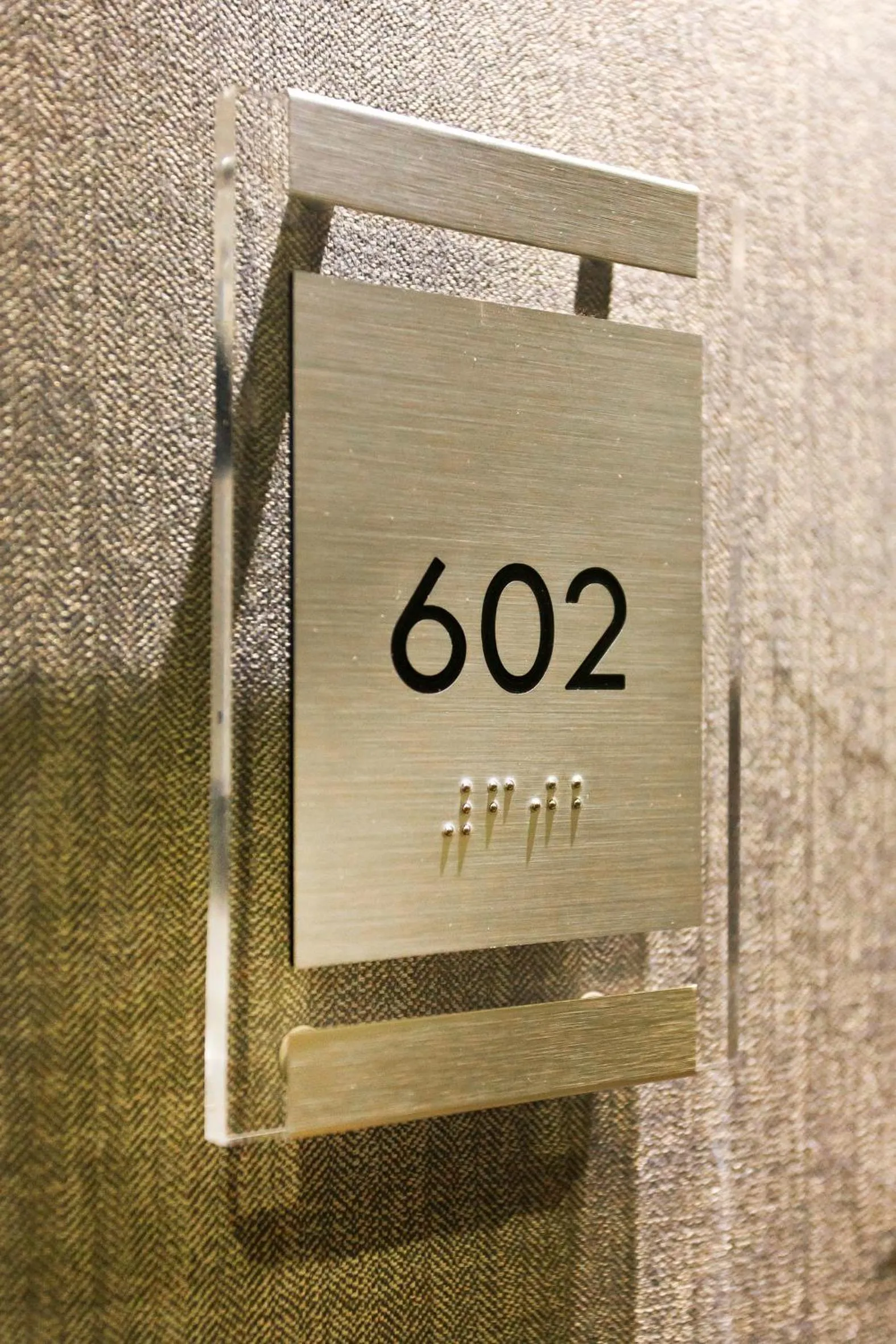 Decorative detail in Alizé Grenelle Tour Eiffel