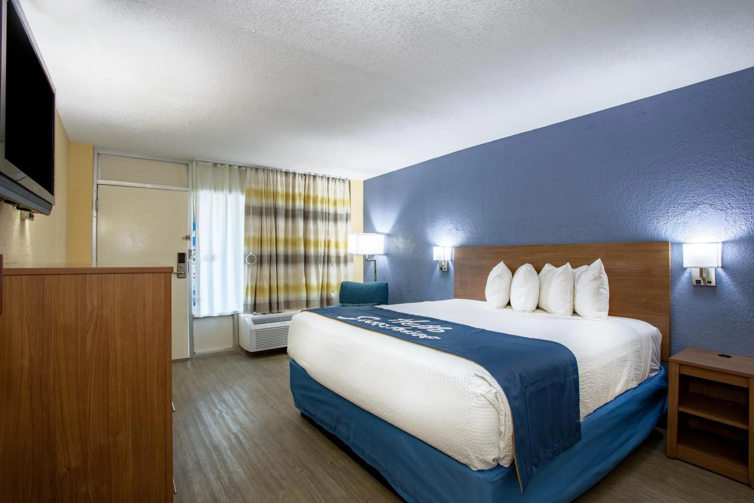 Photo of the whole room in Days Inn by Wyndham Apopka/Orlando