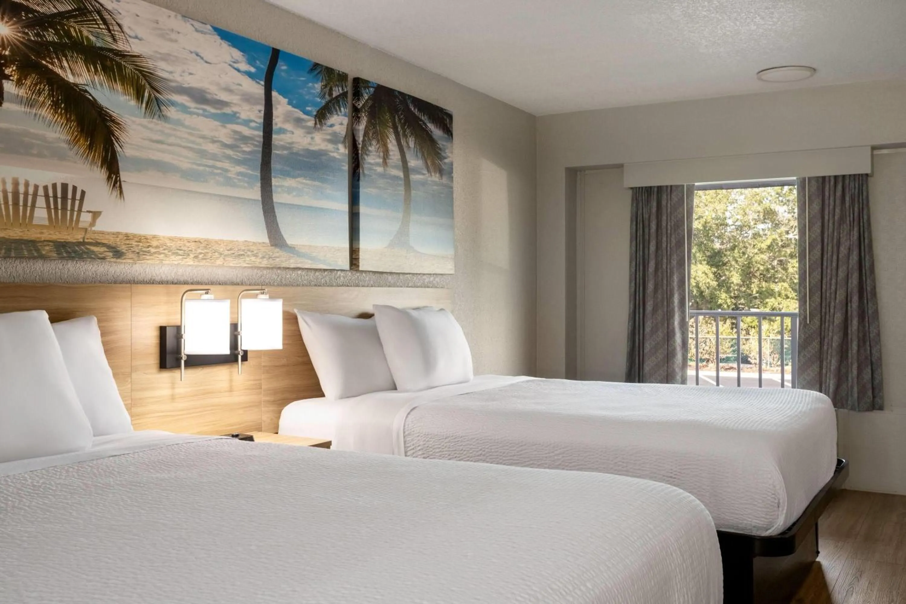 Photo of the whole room, Bed in Days Inn by Wyndham Apopka/Orlando