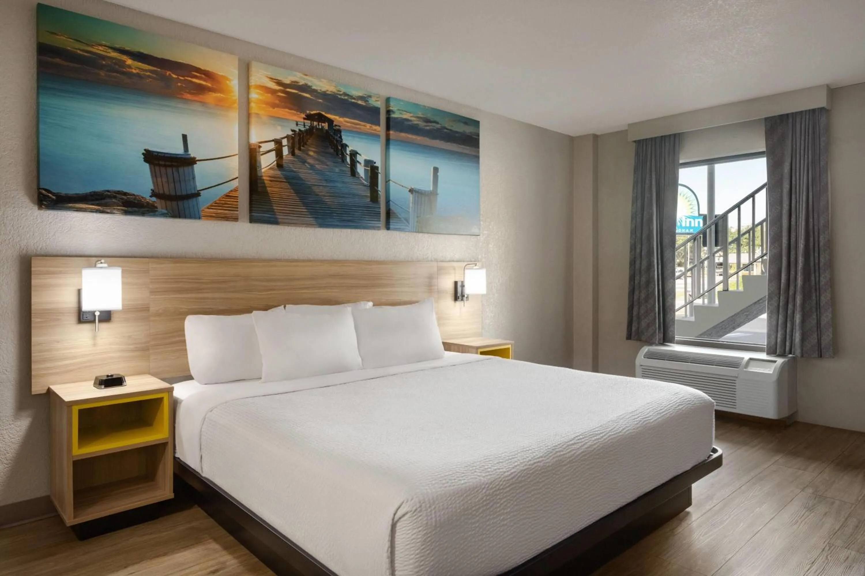 Photo of the whole room, Bed in Days Inn by Wyndham Apopka/Orlando