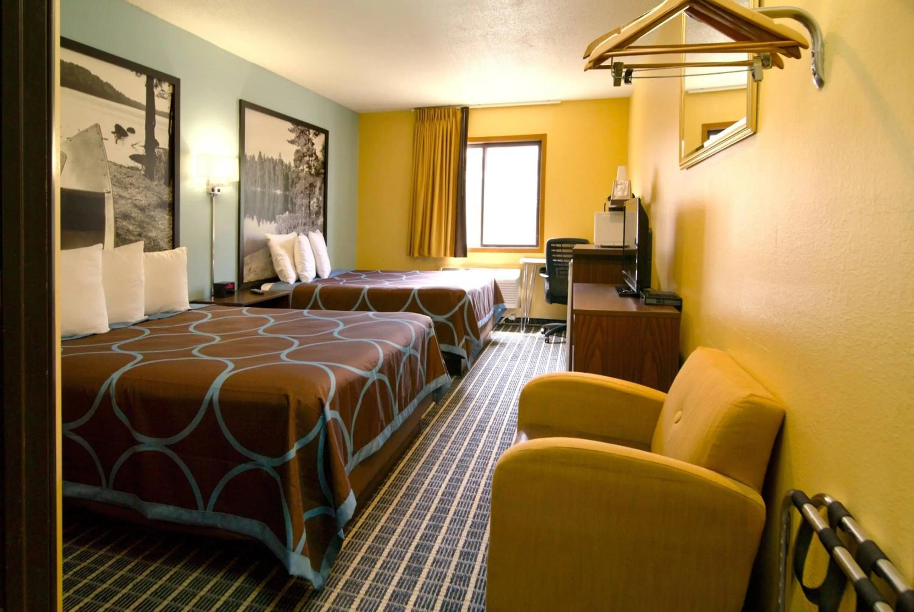 Photo of the whole room, Bed in Super 8 by Wyndham Red Wing