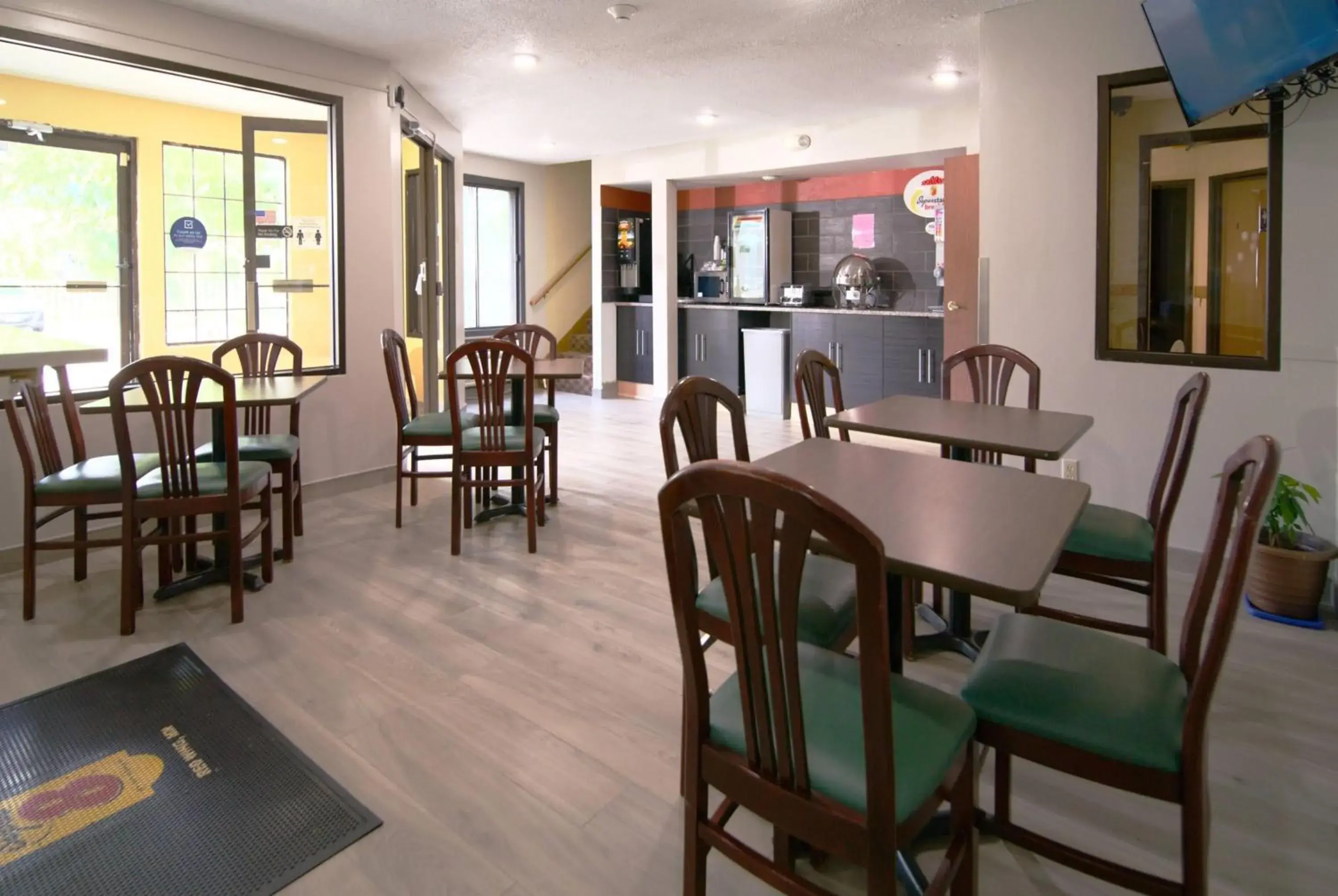 Breakfast in Super 8 by Wyndham Red Wing Breakfast in Super 8 by Wyndham Red Wing