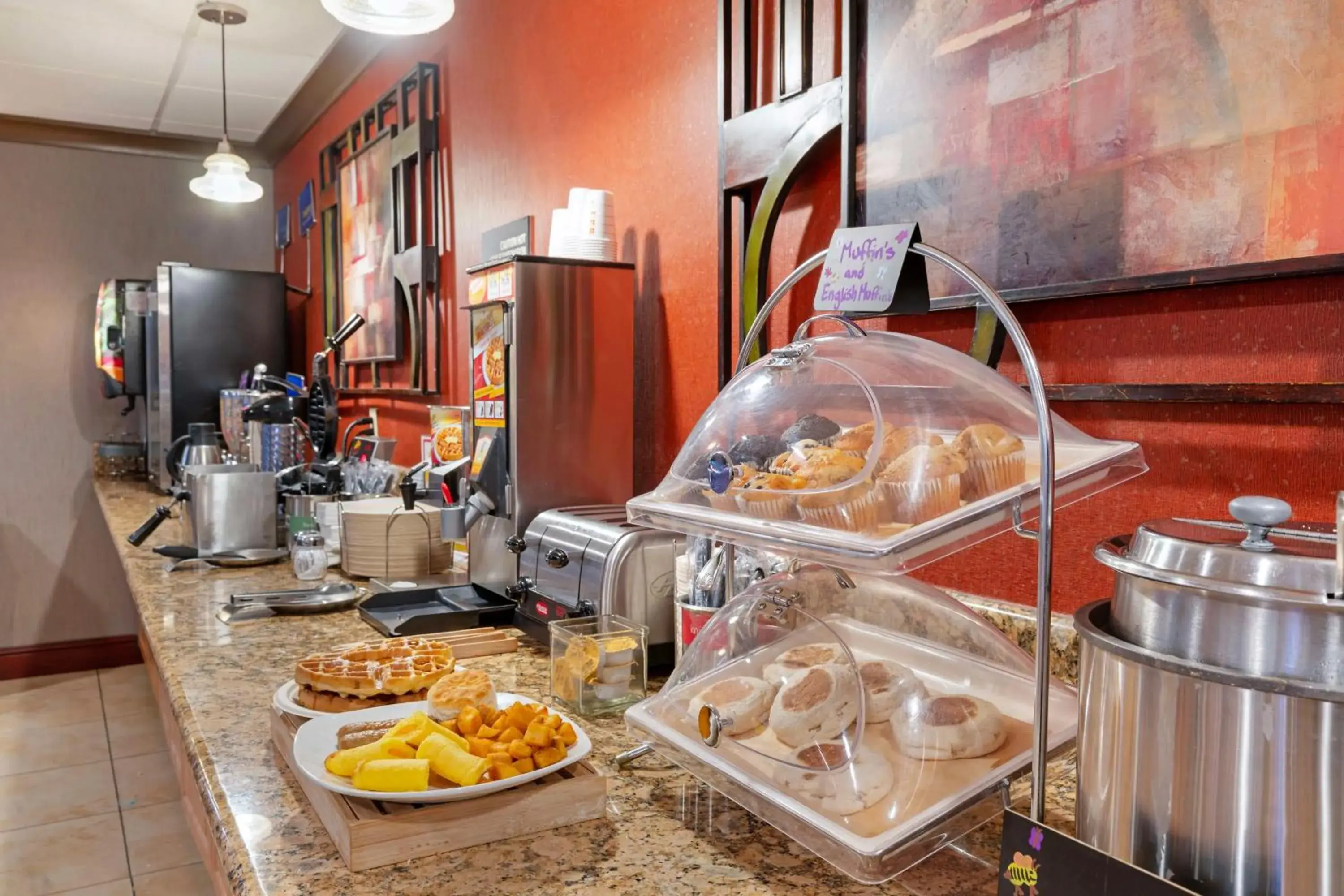 Breakfast in Best Western Cascade Inn & Suites Breakfast in Best Western Cascade Inn & Suites