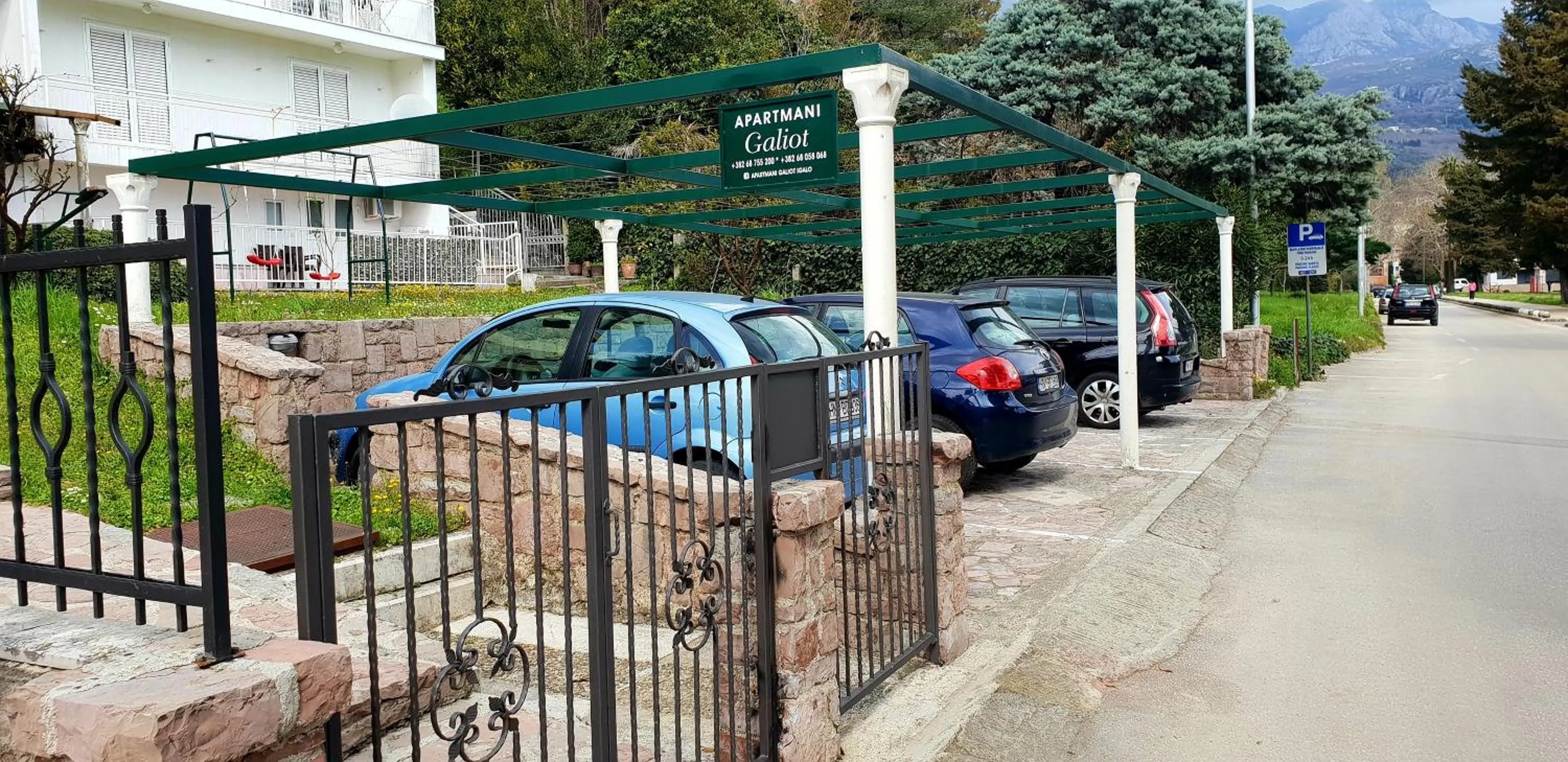 Parking in Apartmani Galiot