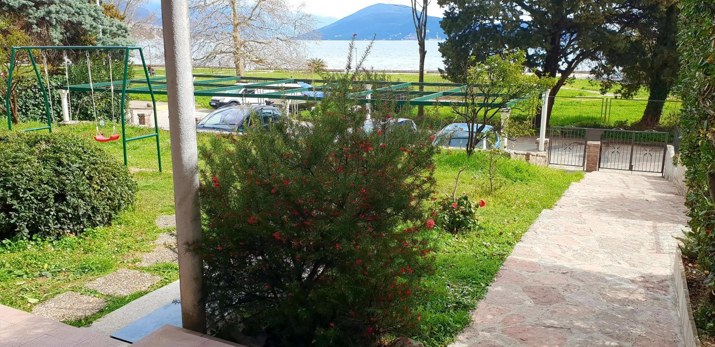 Garden view in Apartmani Galiot