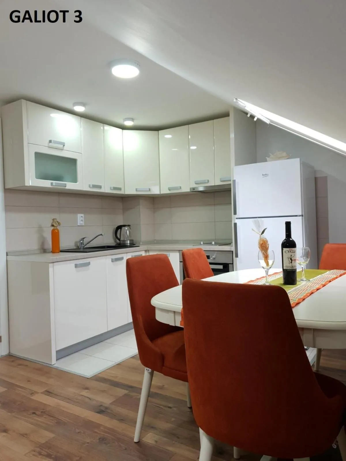 Kitchen or kitchenette in Apartmani Galiot