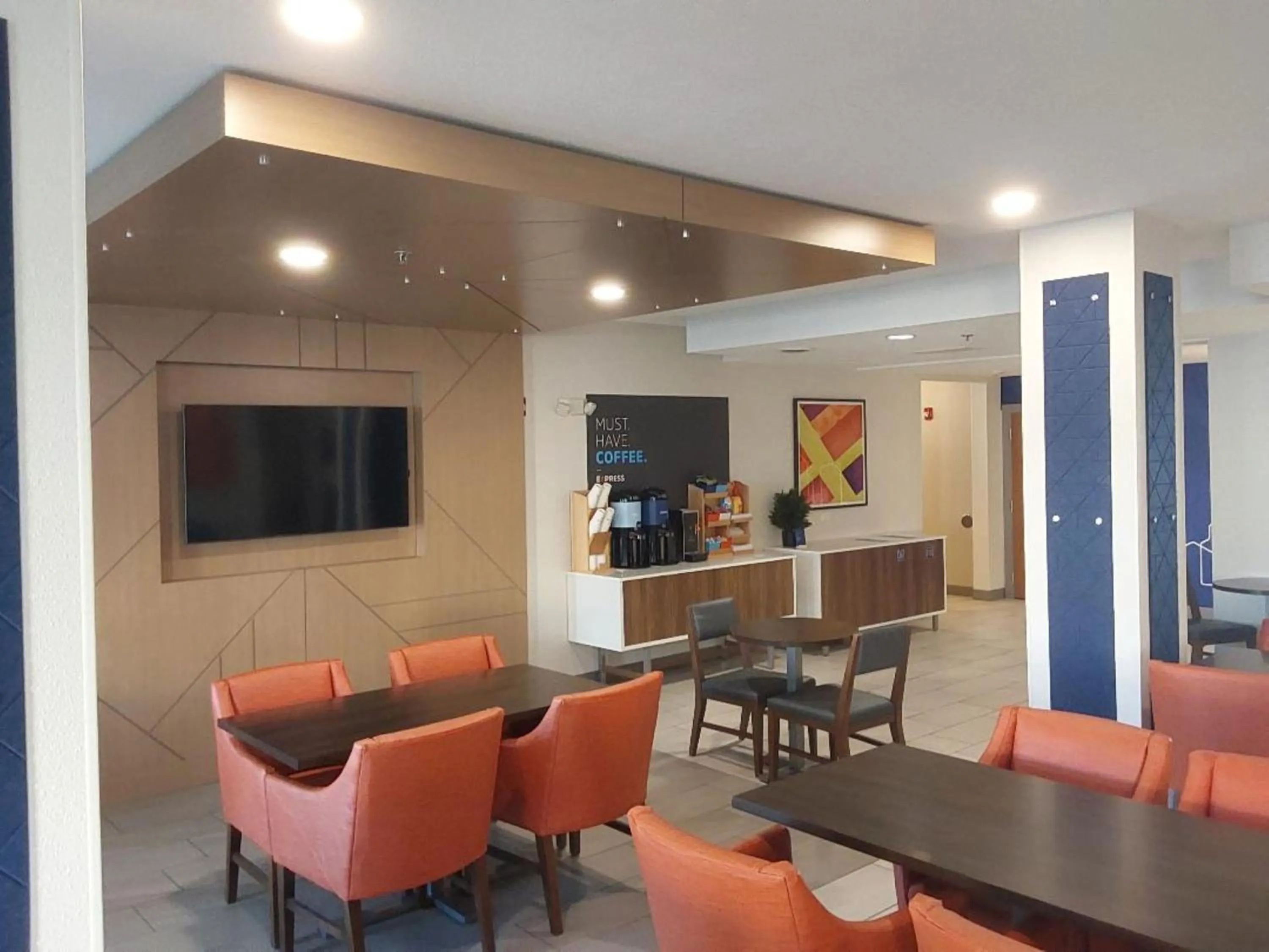 Breakfast in Holiday Inn Express Hotel & Suites Antigo by IHG