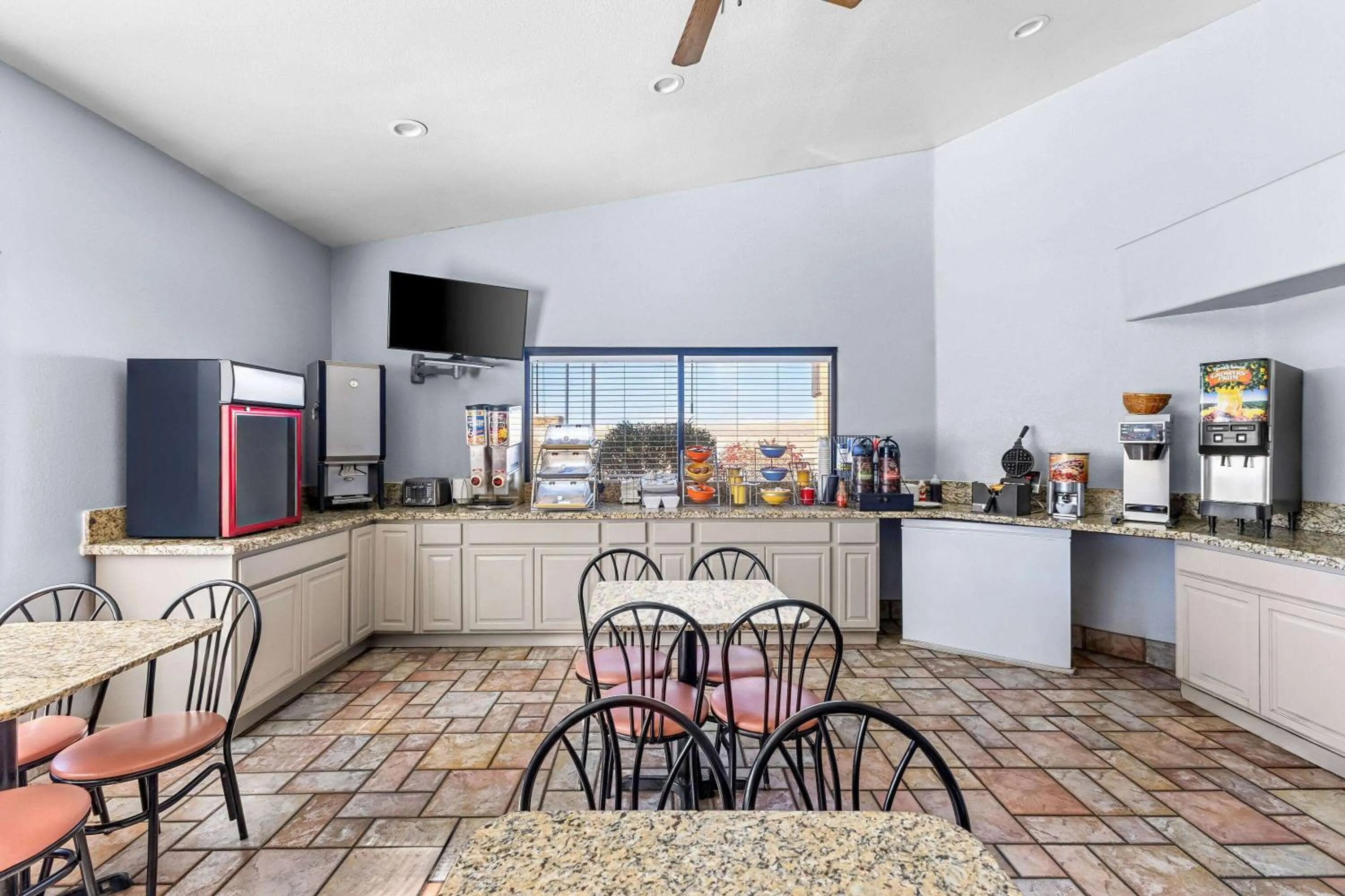 Restaurant/places to eat in Days Inn by Wyndham Buckeye