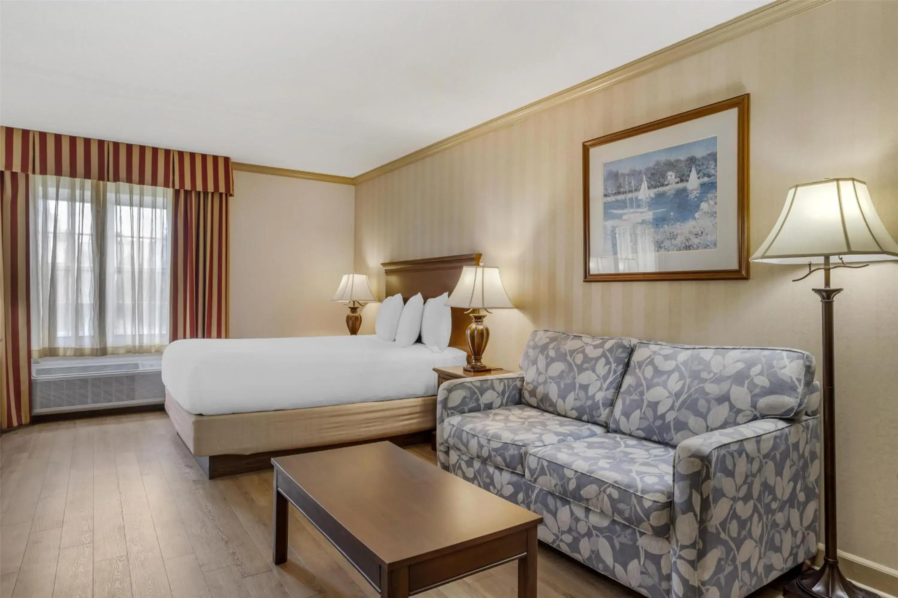 Bedroom, Bed in Best Western PLUS Morristown Inn-Florham Park Bedroom, Bed in Best Western PLUS Morristown Inn-Florham Park