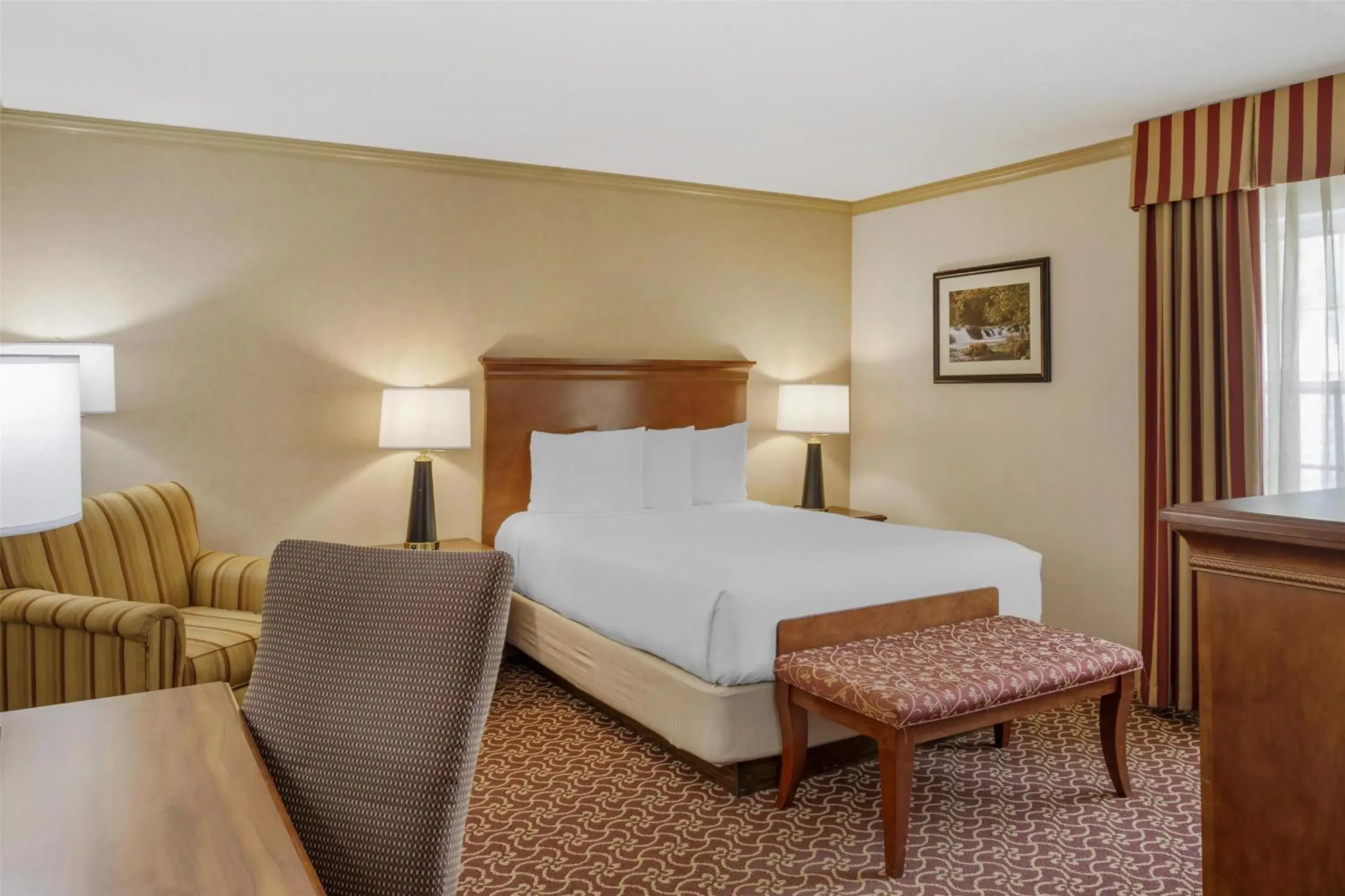 Bedroom, Bed in Best Western PLUS Morristown Inn-Florham Park Bedroom, Bed in Best Western PLUS Morristown Inn-Florham Park
