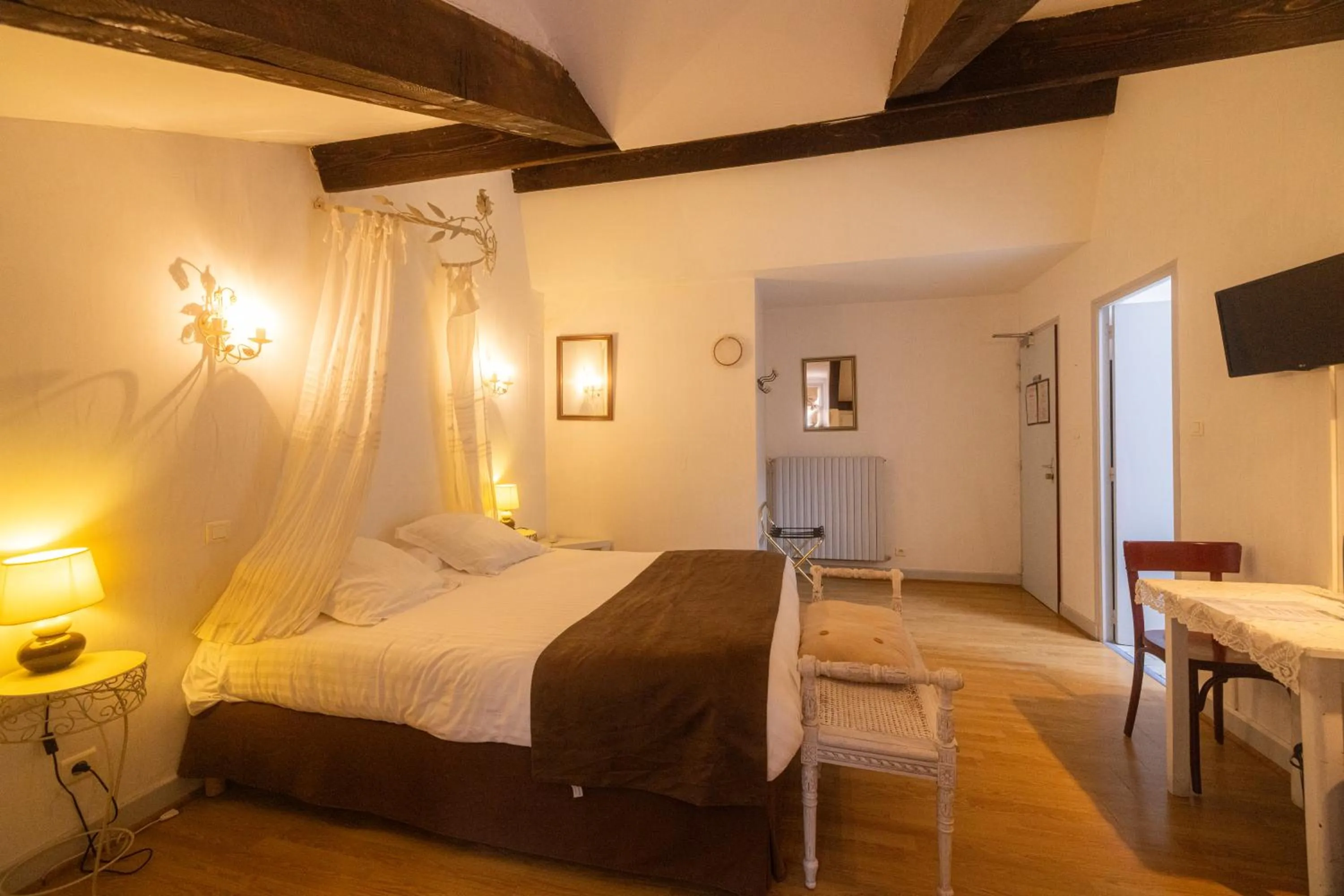 Bedroom, Bed in Hotel Restaurant des Thermes