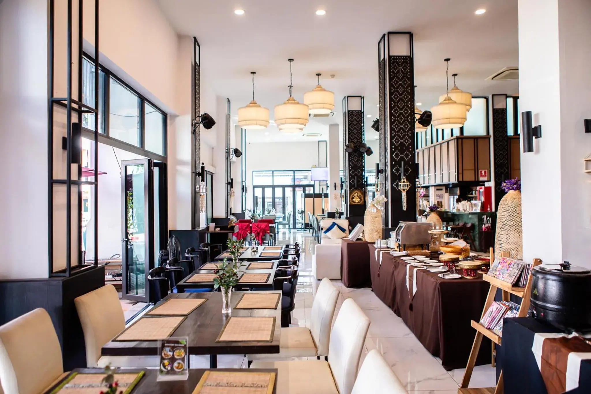 Restaurant/places to eat in The Experience Walking Street Chiang Mai Restaurant/places to eat in The Experience Walking Street Chiang Mai