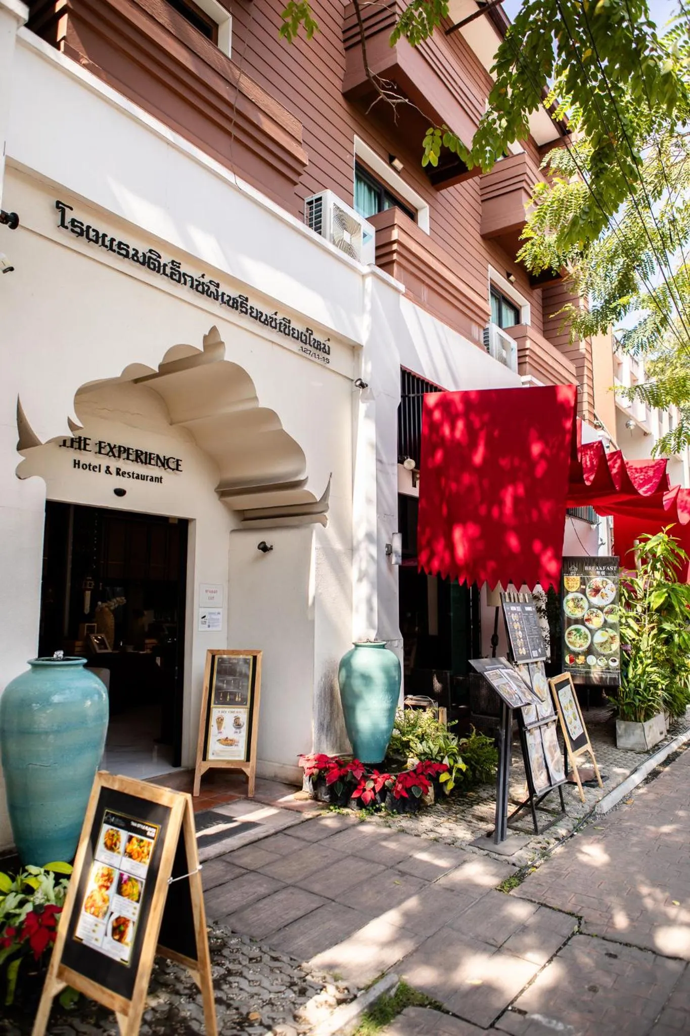 Restaurant/places to eat in The Experience Walking Street Chiang Mai