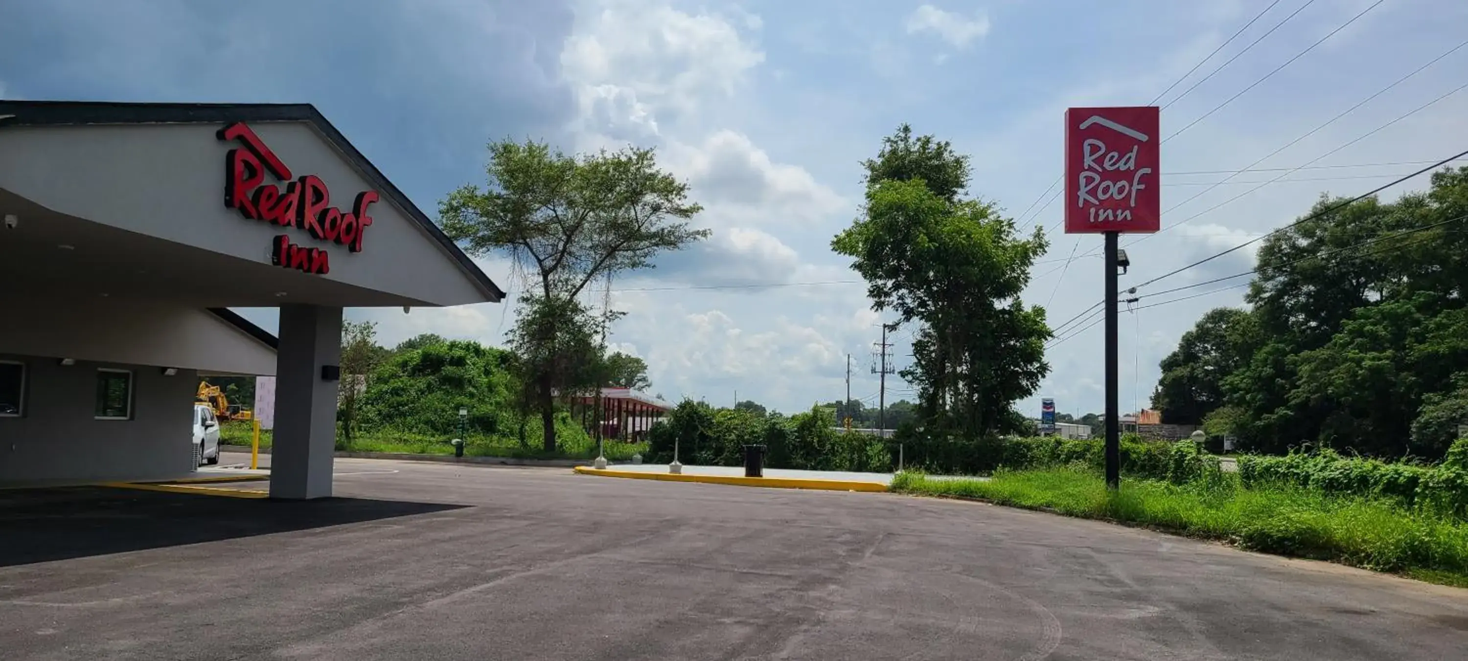 Property building in Red Roof Inn Byron Property building in Red Roof Inn Byron