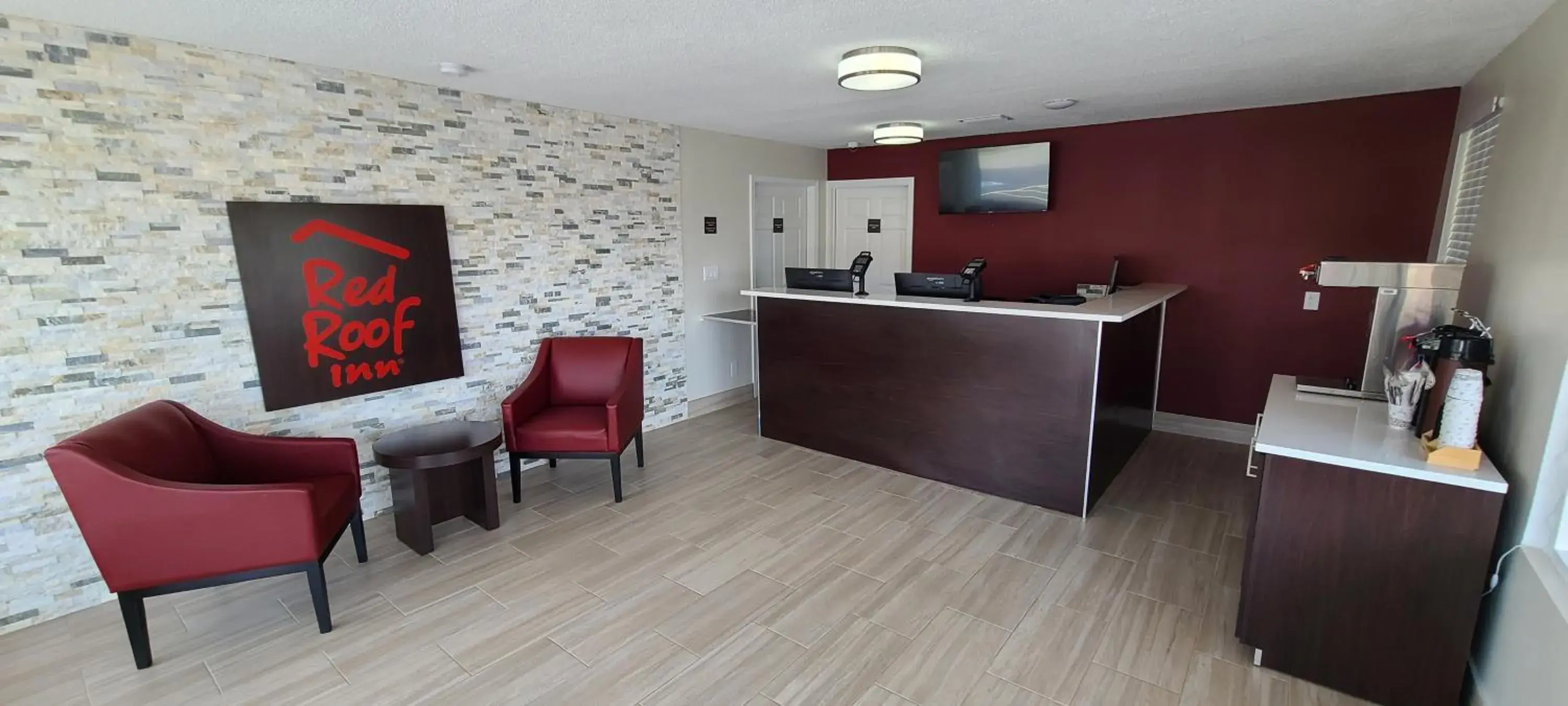 Lobby or reception in Red Roof Inn Byron Lobby or reception in Red Roof Inn Byron