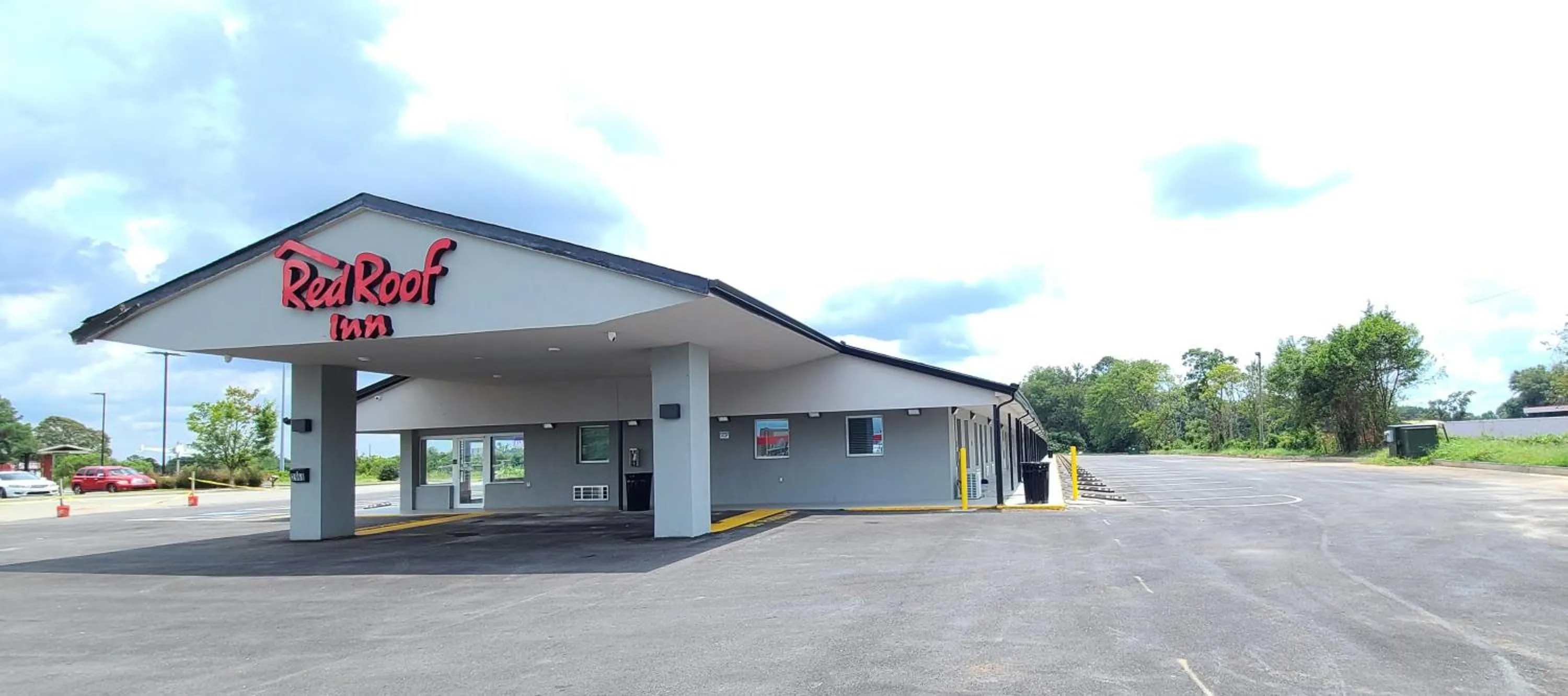 Property building in Red Roof Inn Byron
