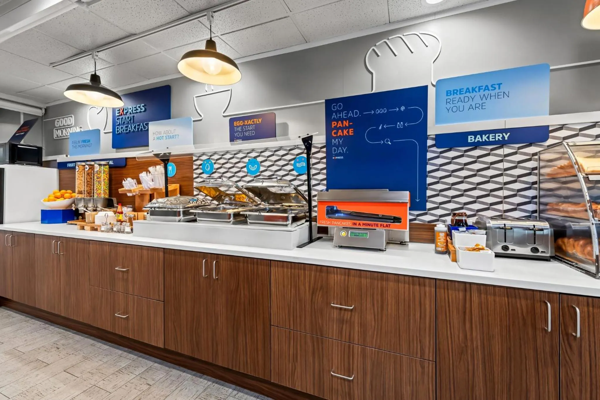 Breakfast in Holiday Inn Express Saint Simons Island by IHG