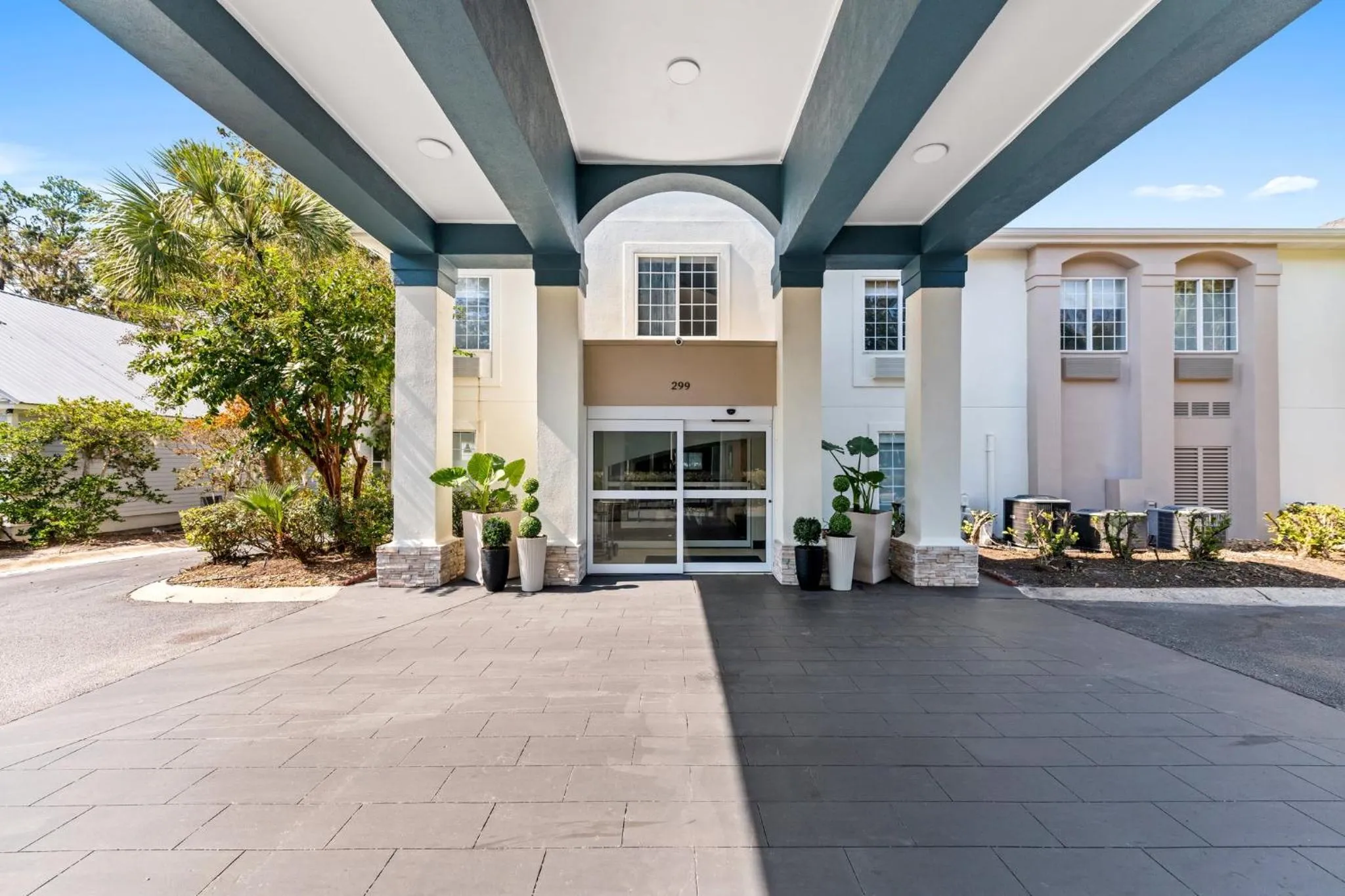 Property building in Holiday Inn Express Saint Simons Island by IHG