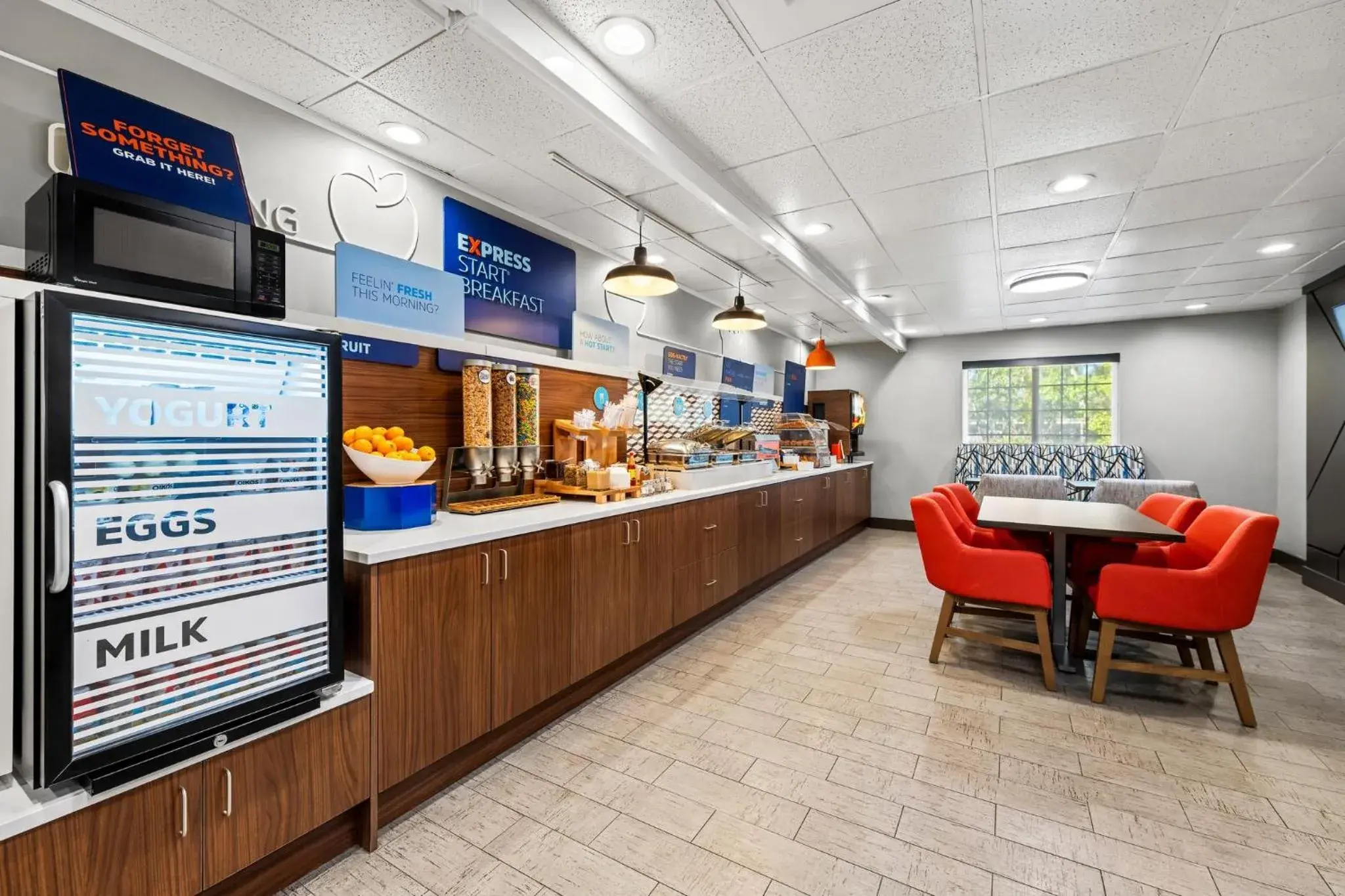 Breakfast in Holiday Inn Express Saint Simons Island by IHG Breakfast in Holiday Inn Express Saint Simons Island by IHG