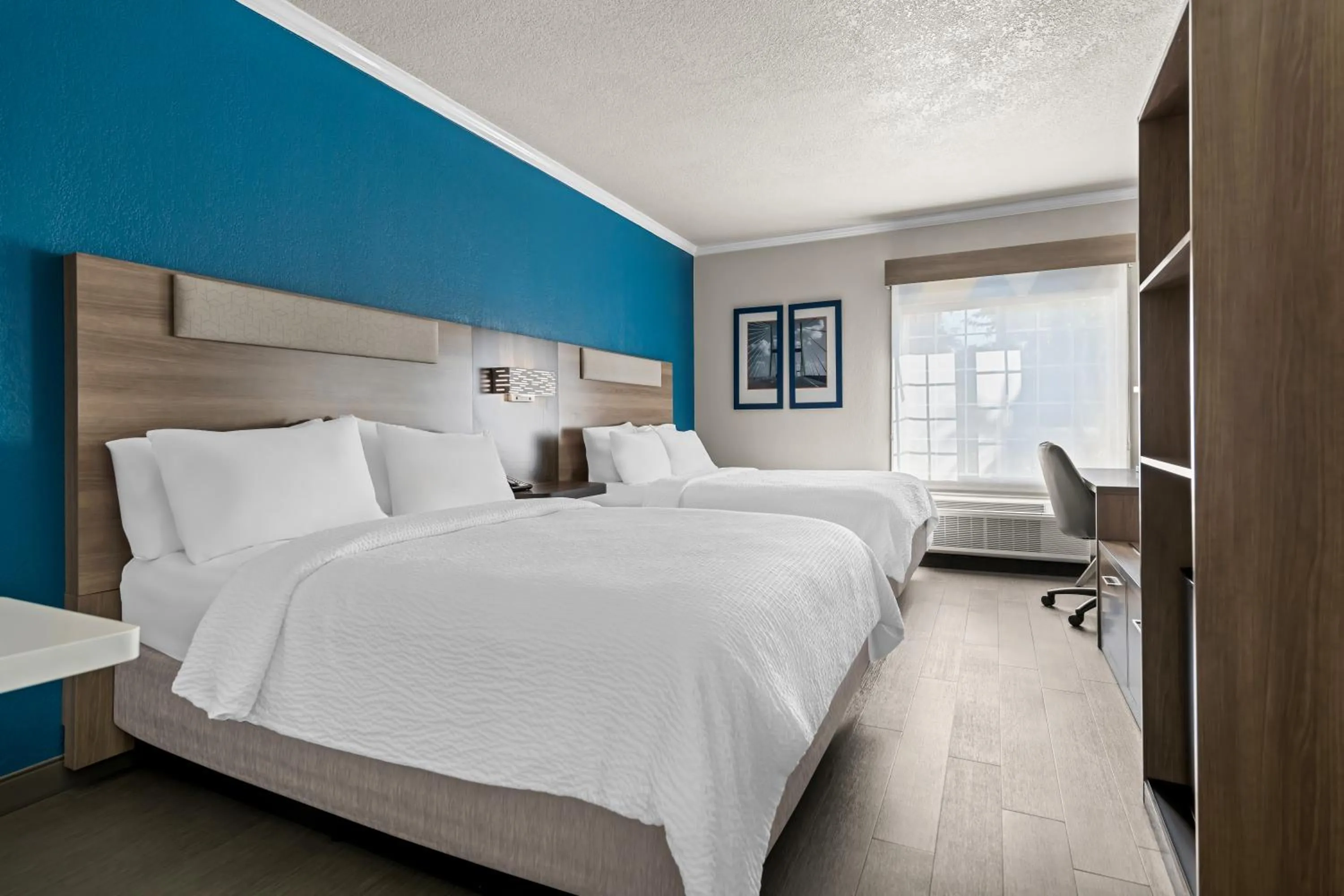 Guests, Bed in Holiday Inn Express Saint Simons Island by IHG