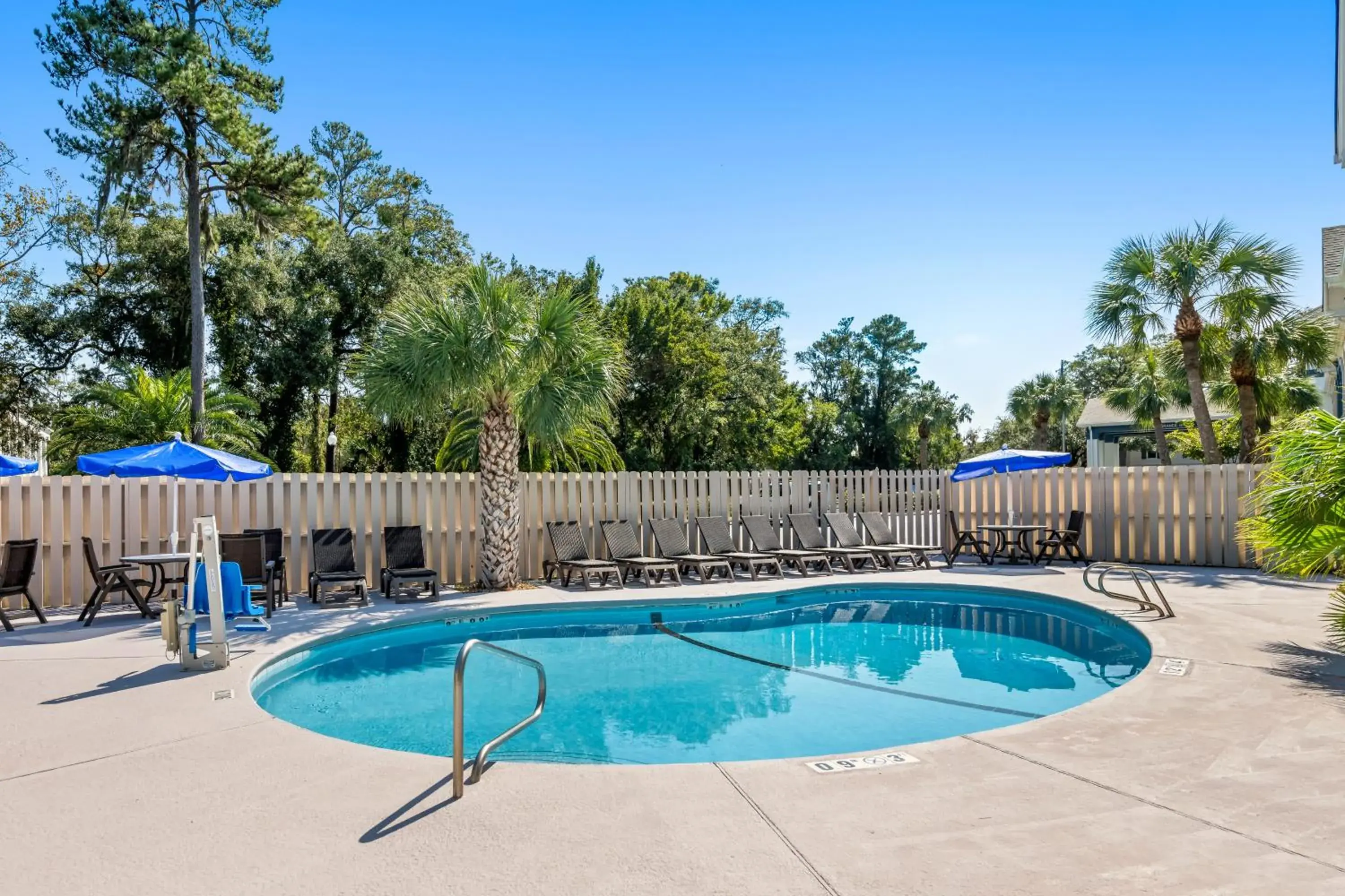 Swimming pool in Holiday Inn Express Saint Simons Island by IHG Swimming pool in Holiday Inn Express Saint Simons Island by IHG