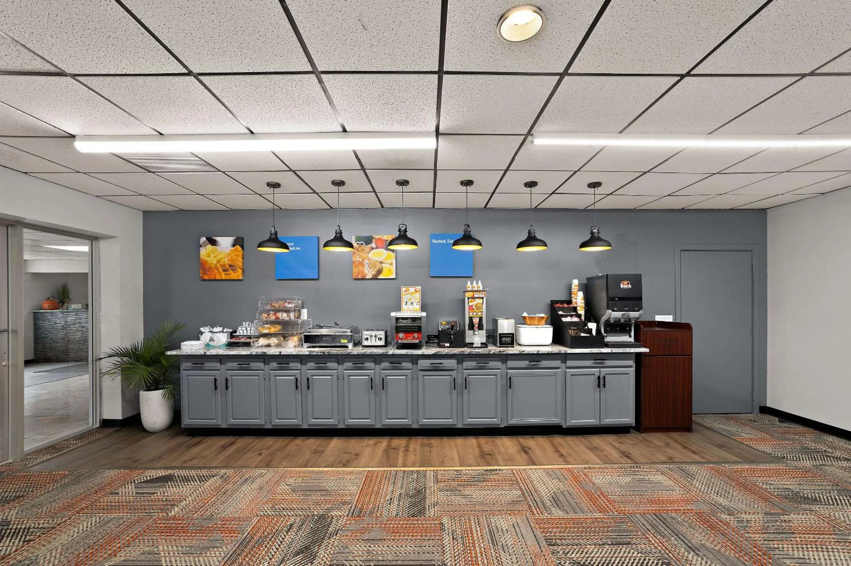 Breakfast in Quality Inn & Suites Caribou