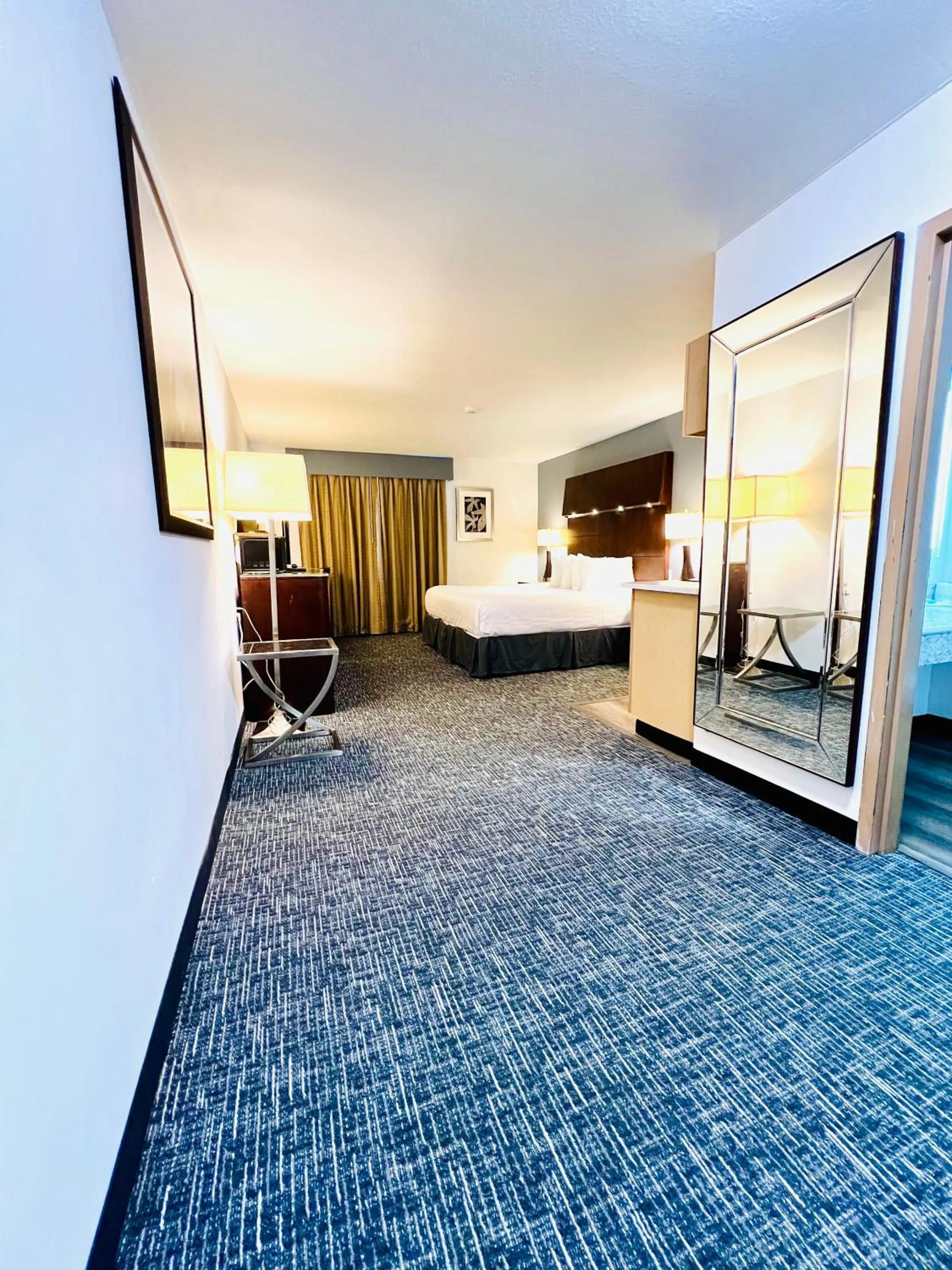 Photo of the whole room, Bed in Quality Inn & Suites Caribou