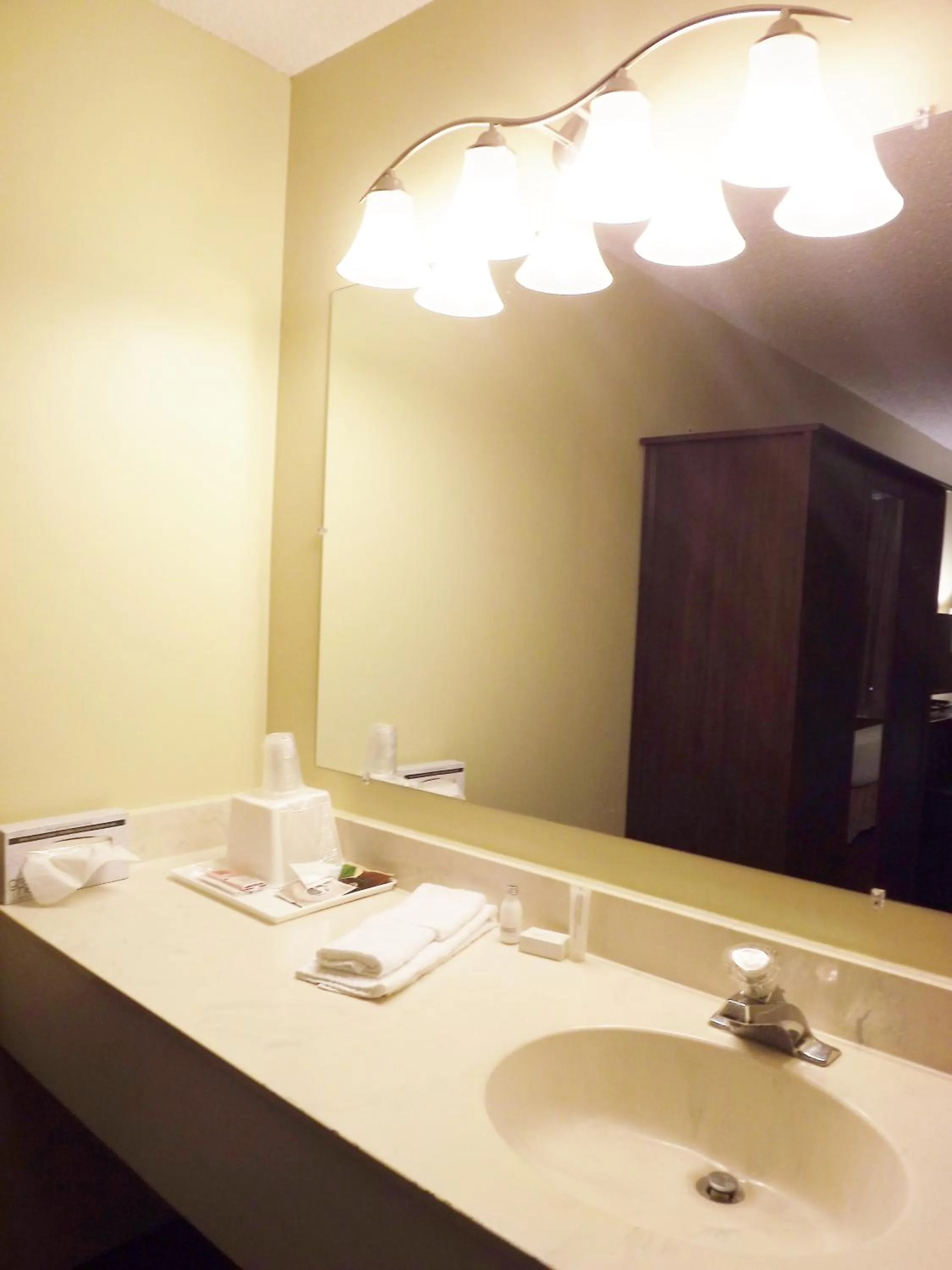 Bathroom in River Edge Inn