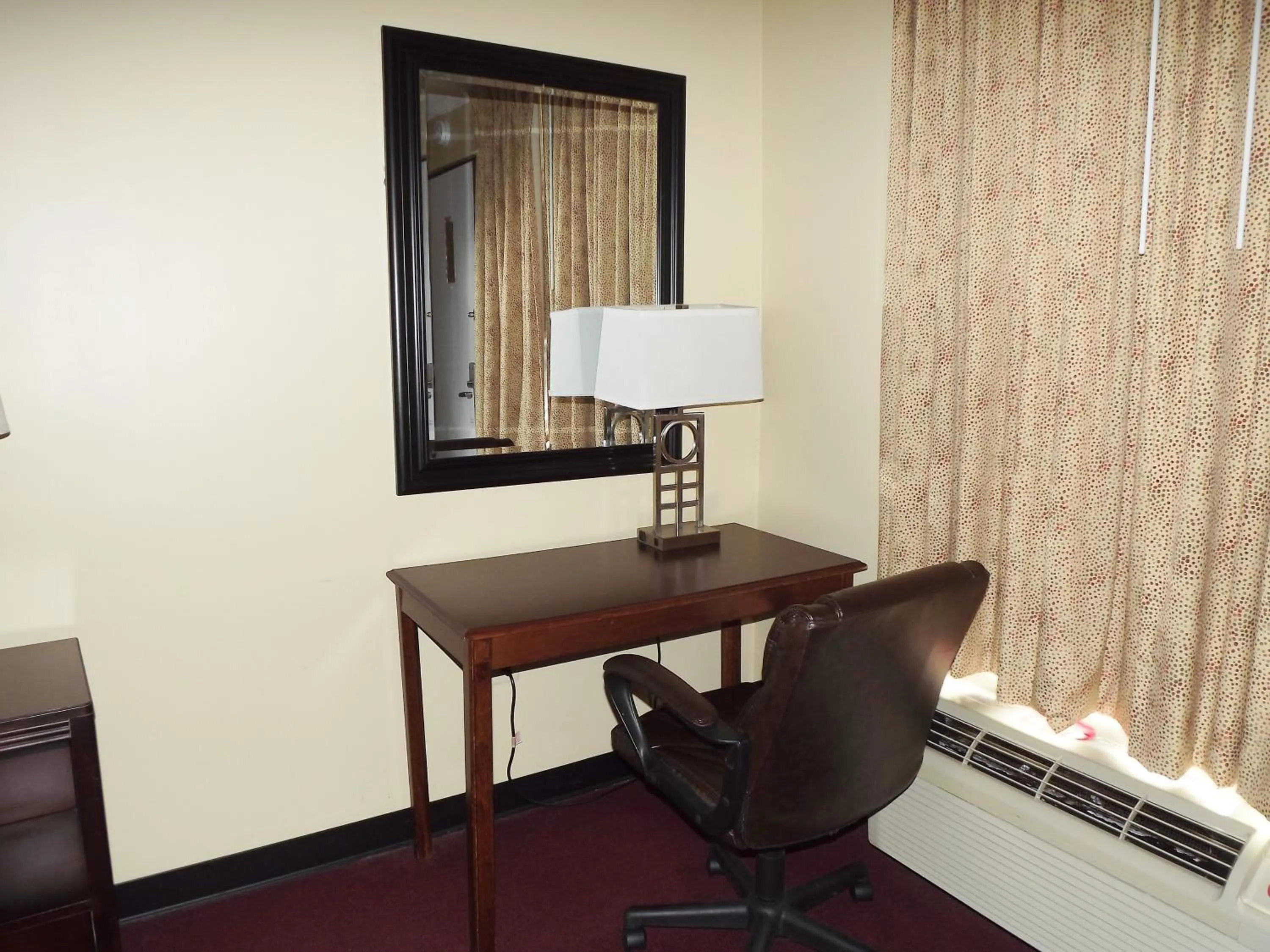 TV and multimedia in River Edge Inn