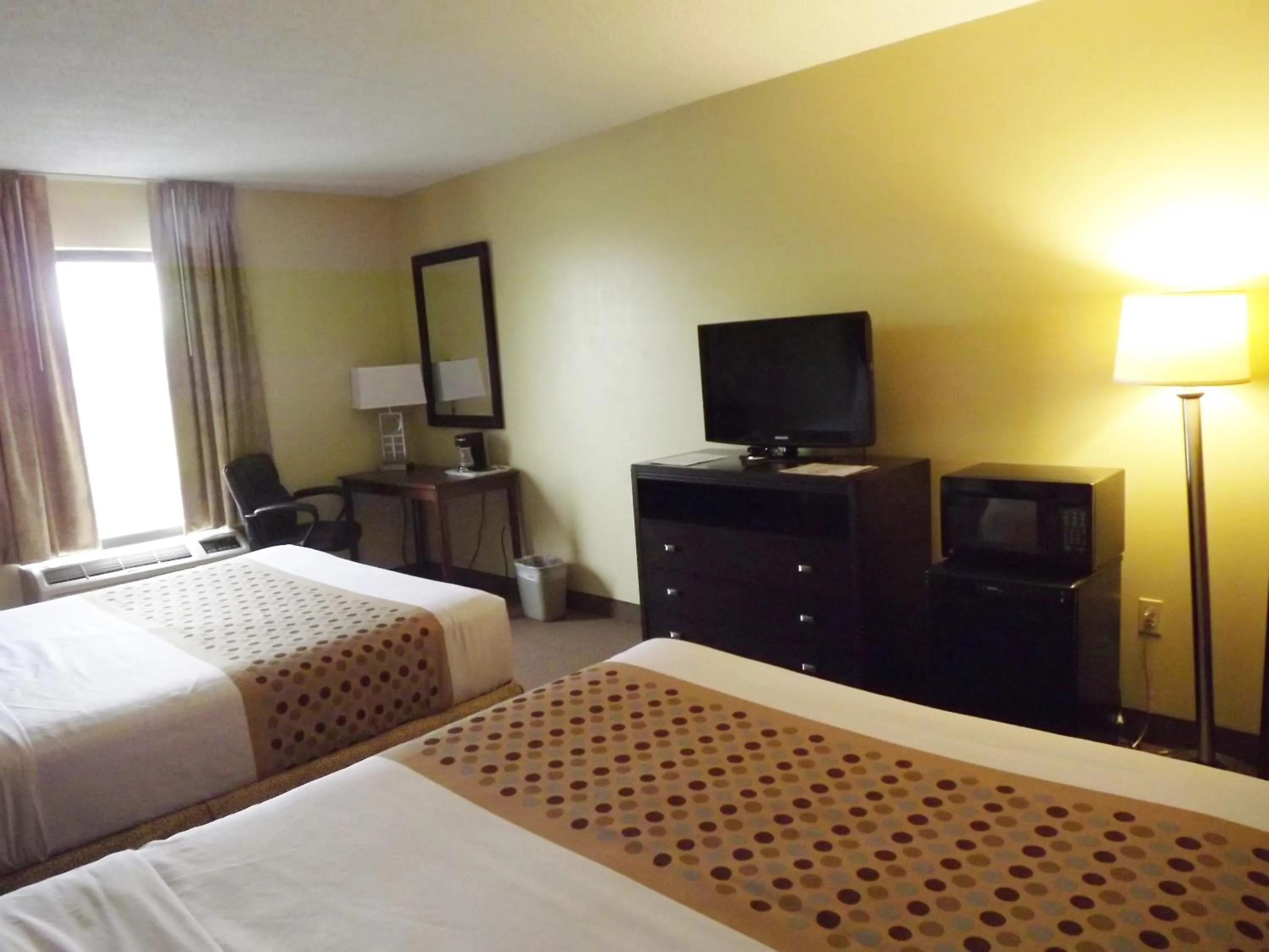 TV and multimedia, Bed in River Edge Inn