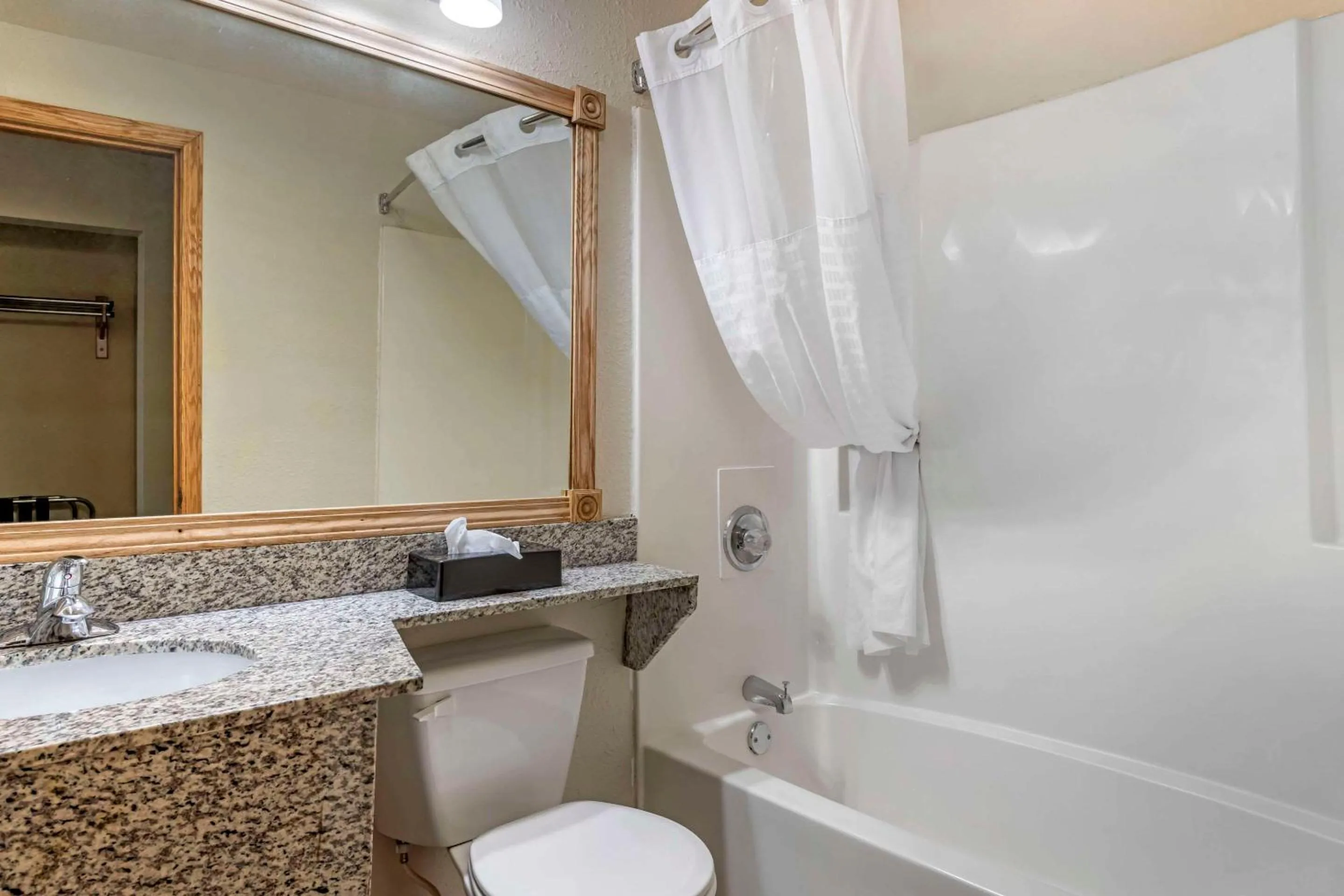 Bedroom in Quality Inn Ashland - Lake Superior