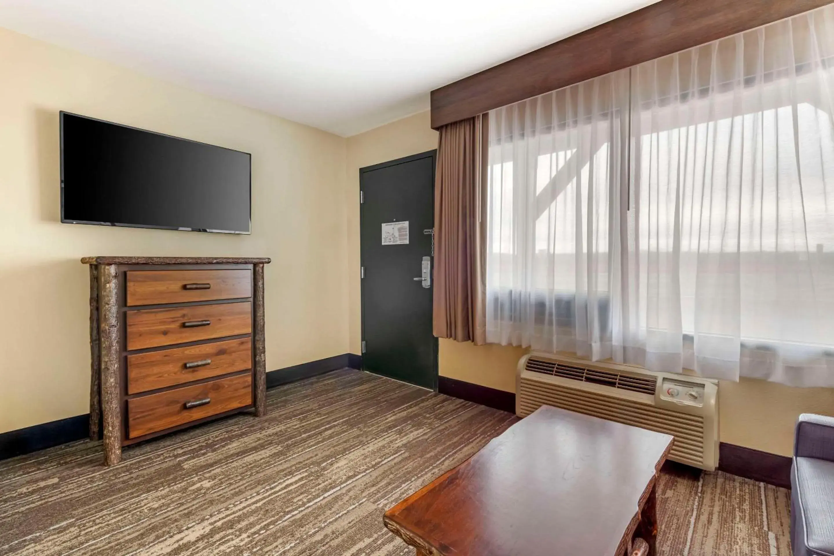 Bedroom in Quality Inn Ashland - Lake Superior Bedroom in Quality Inn Ashland - Lake Superior